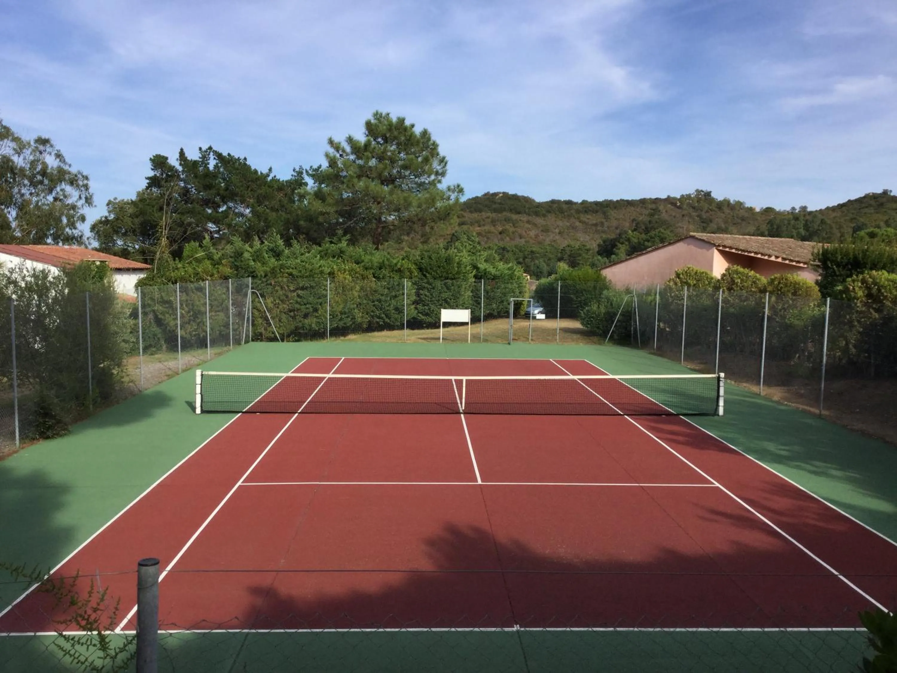 Tennis court in Résidence Playa Del'Oro