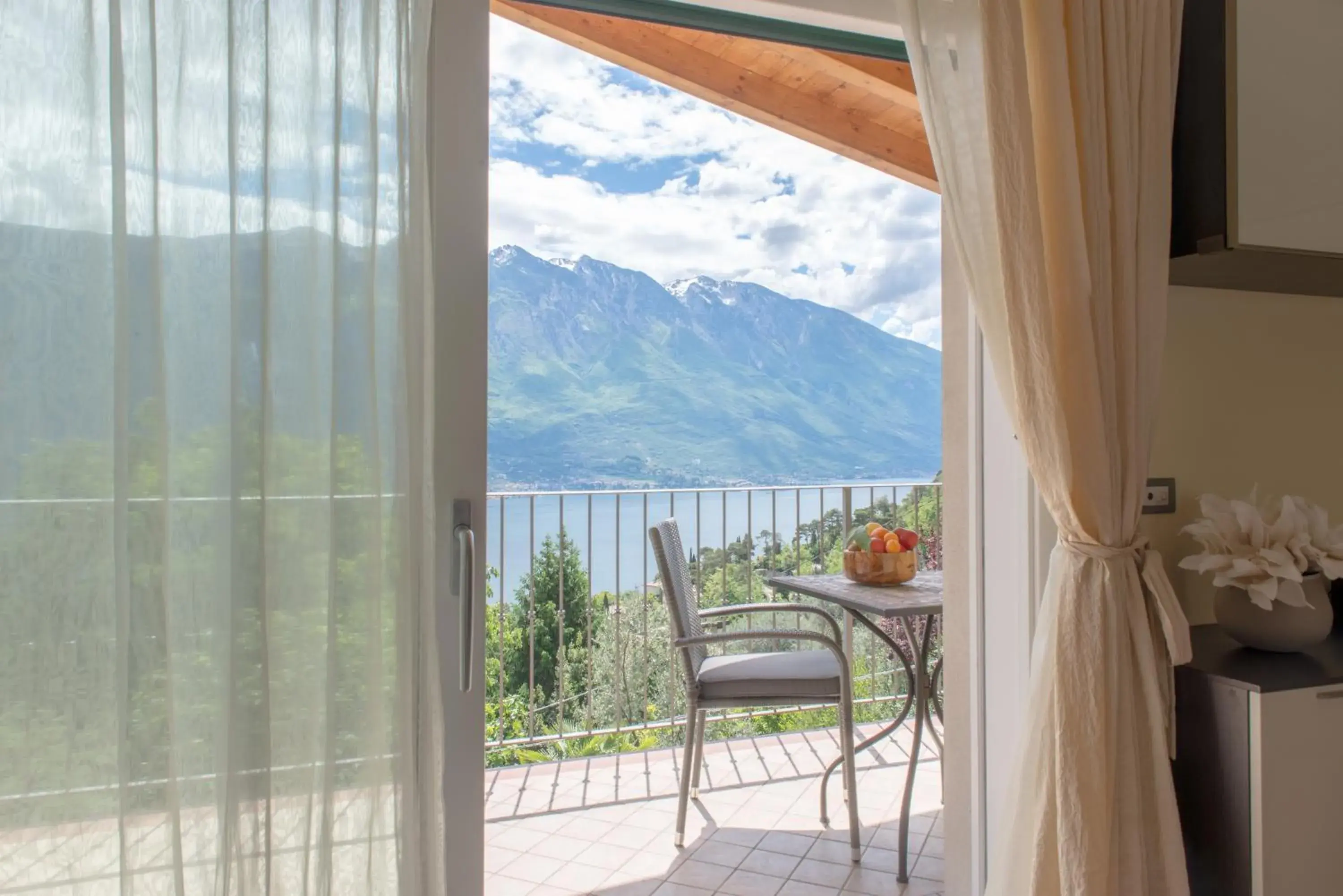 Loft Diva Lake view by Gardadomusmea Loft Diva Lake view by Gardadomusmea