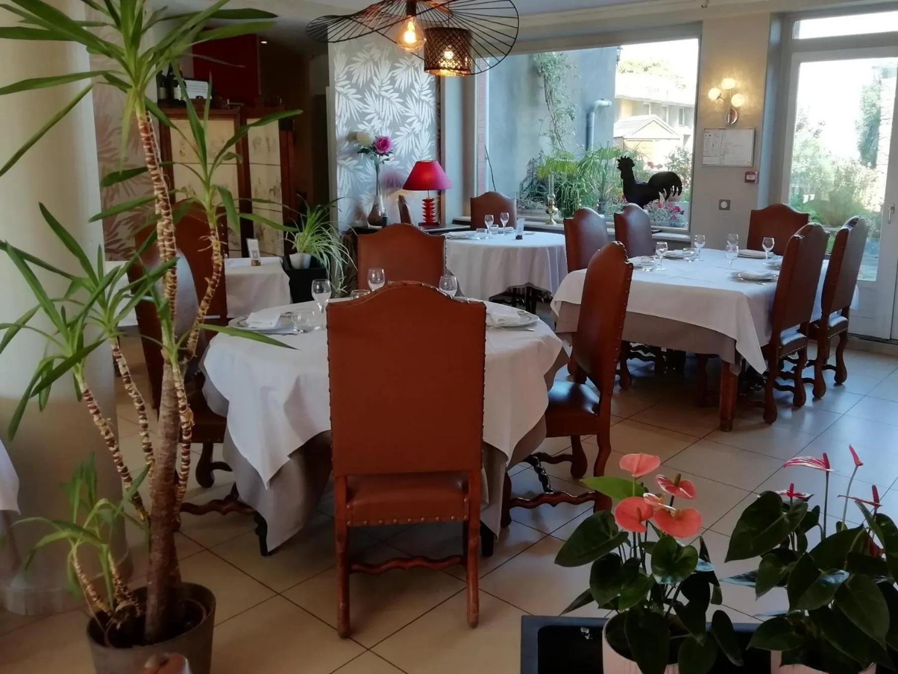 Restaurant/places to eat in Hôtel de Bretagne Dol centre ville - Hotel et Restaurant