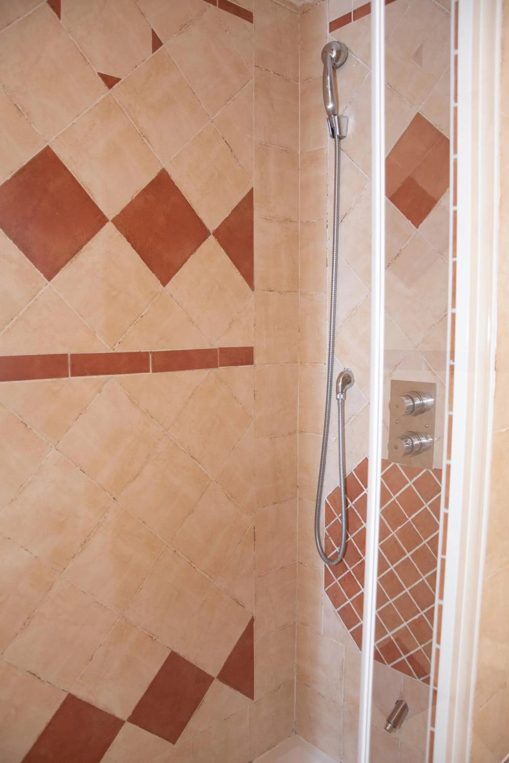 Shower in Hôtel & Spa La Villa