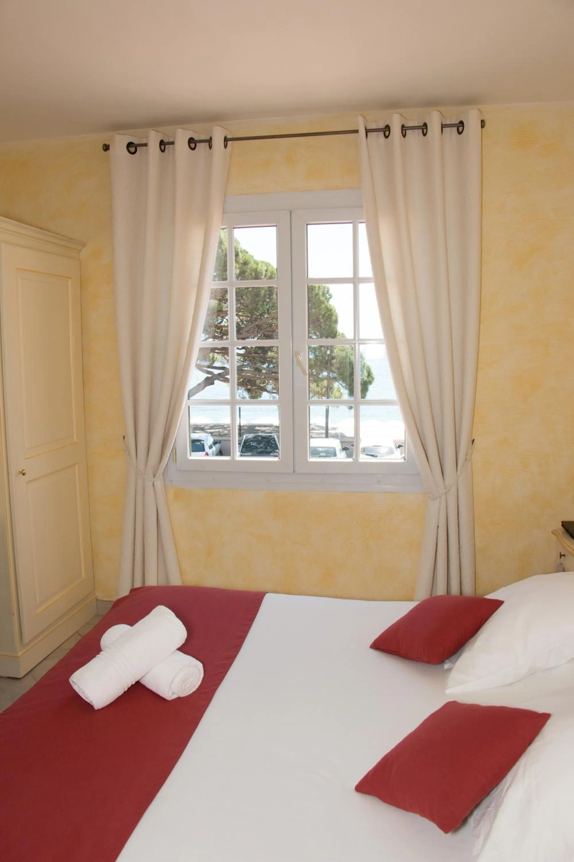 Sea view, Bed in Hôtel & Spa La Villa