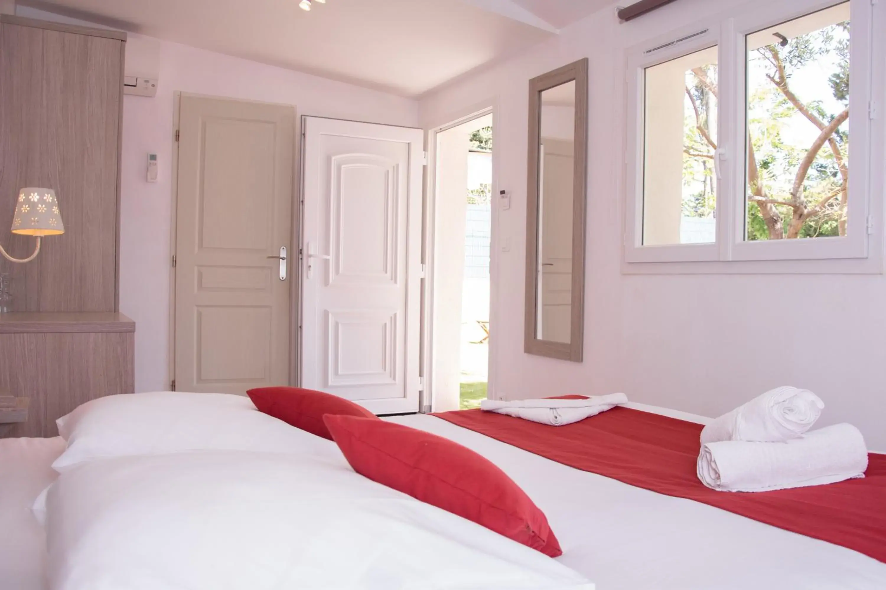 Superior Double Room with King Bed and Garden View in Hôtel & Spa La Villa Superior Double Room with King Bed and Garden View in Hôtel & Spa La Villa