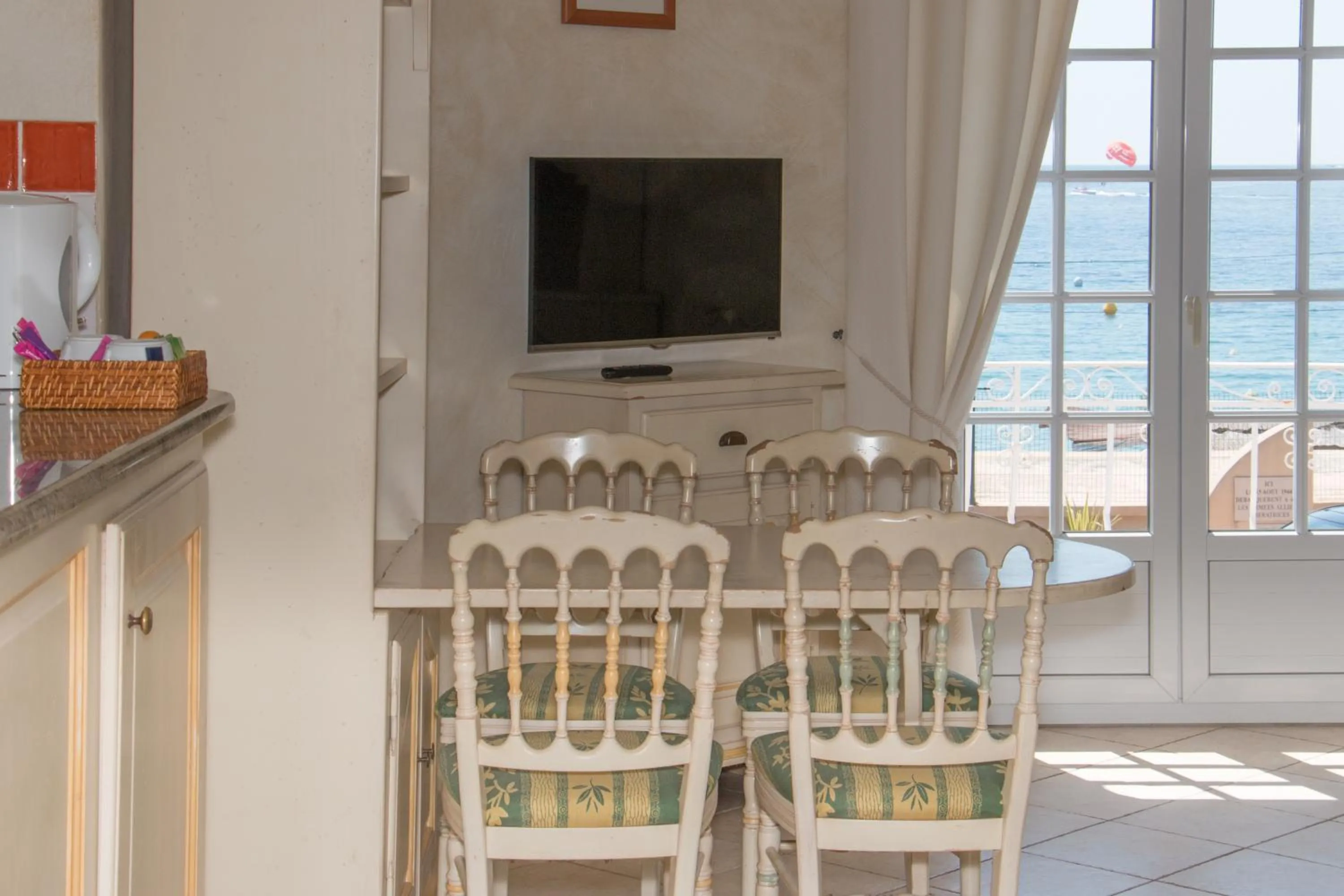 Suite with Balcony and Sea View (4 Adults + 2 Children) with Kitchen in Hôtel & Spa La Villa