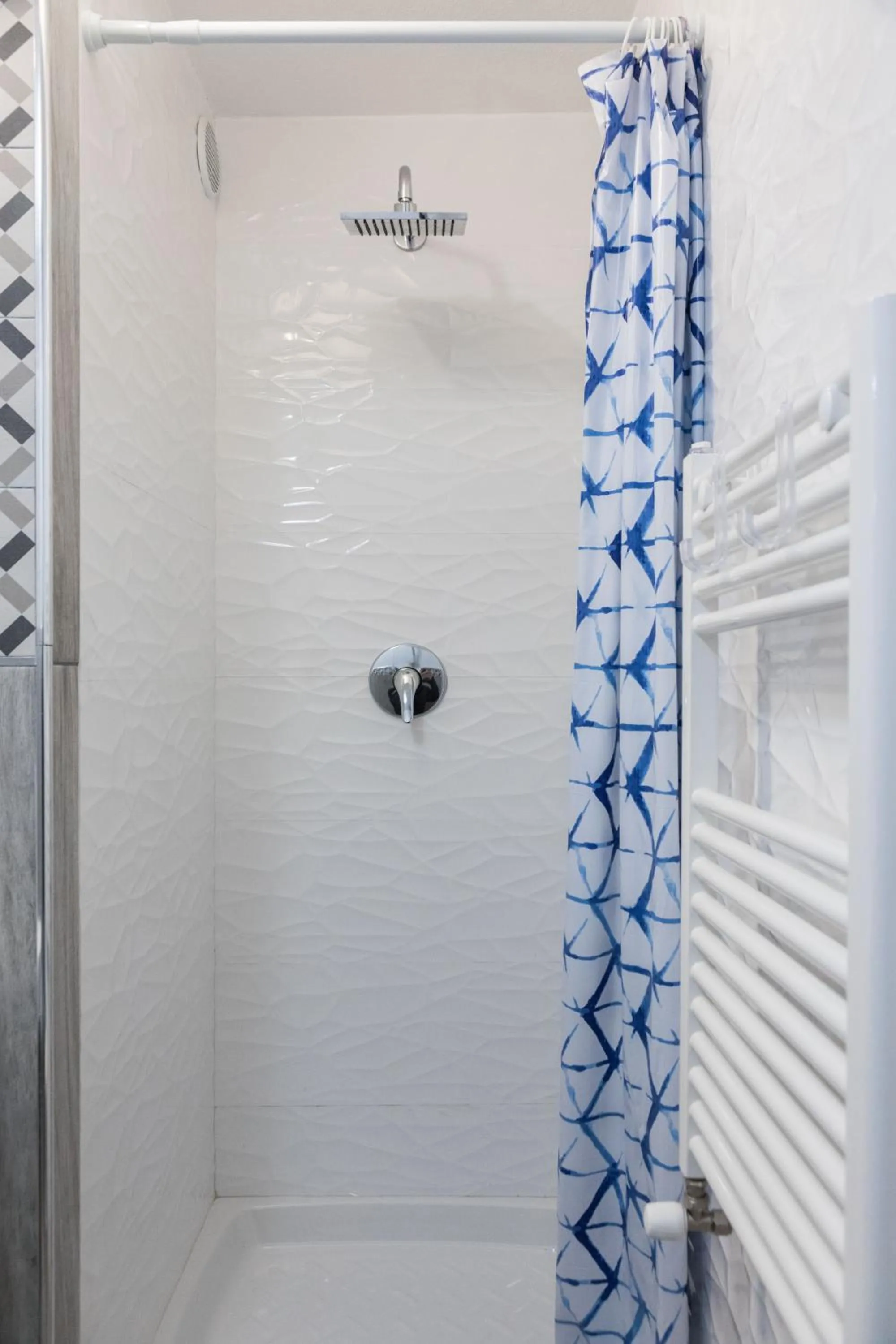 Shower in Nonna Anna Rooms