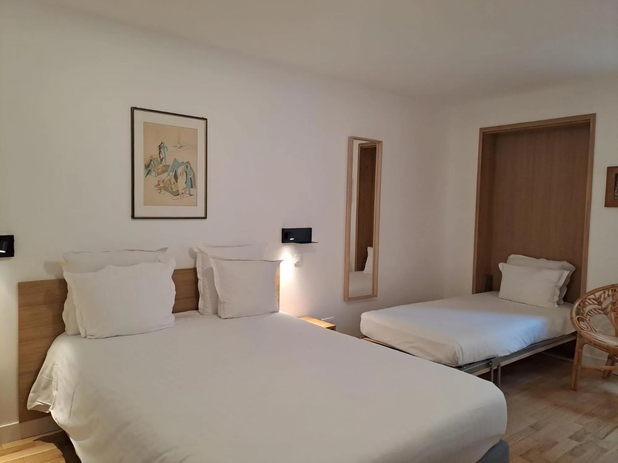 Bedroom, Bed in Hôtel Lucien