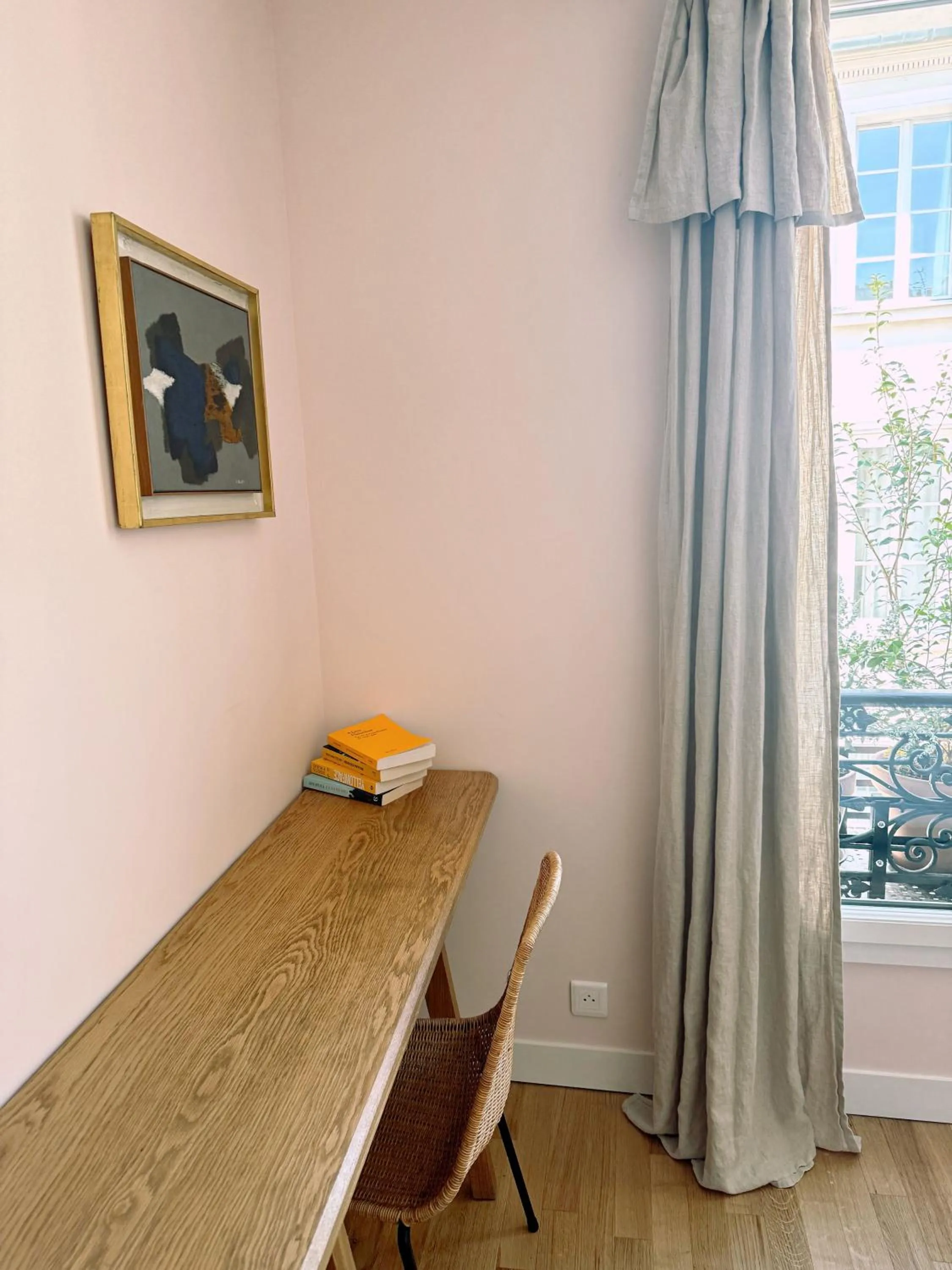 Decorative detail in Hôtel Lucien