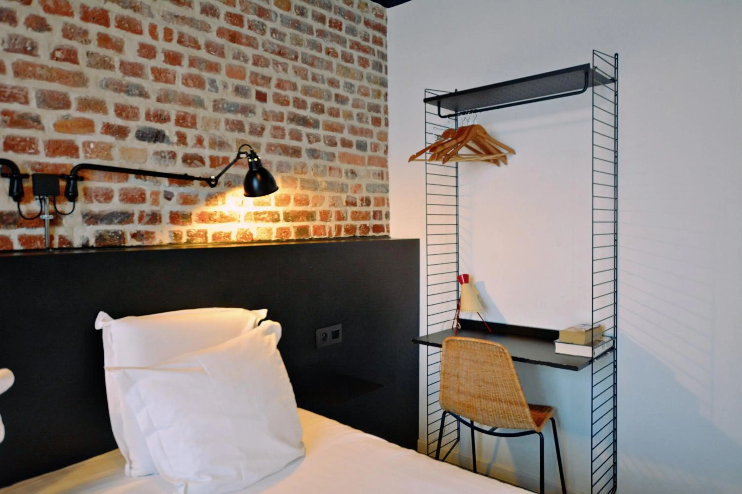 Bedroom, Bed in Hôtel Lucien