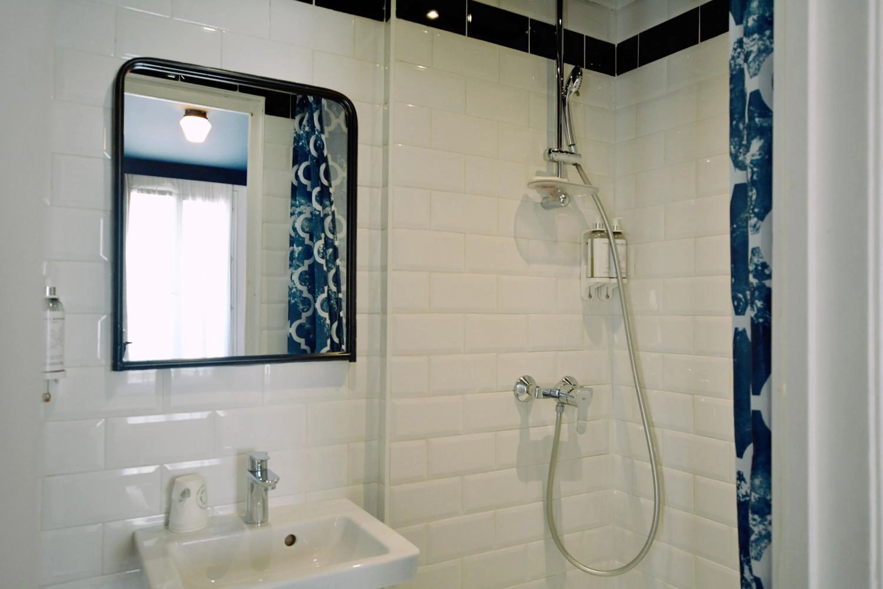 Bathroom in Hôtel Lucien