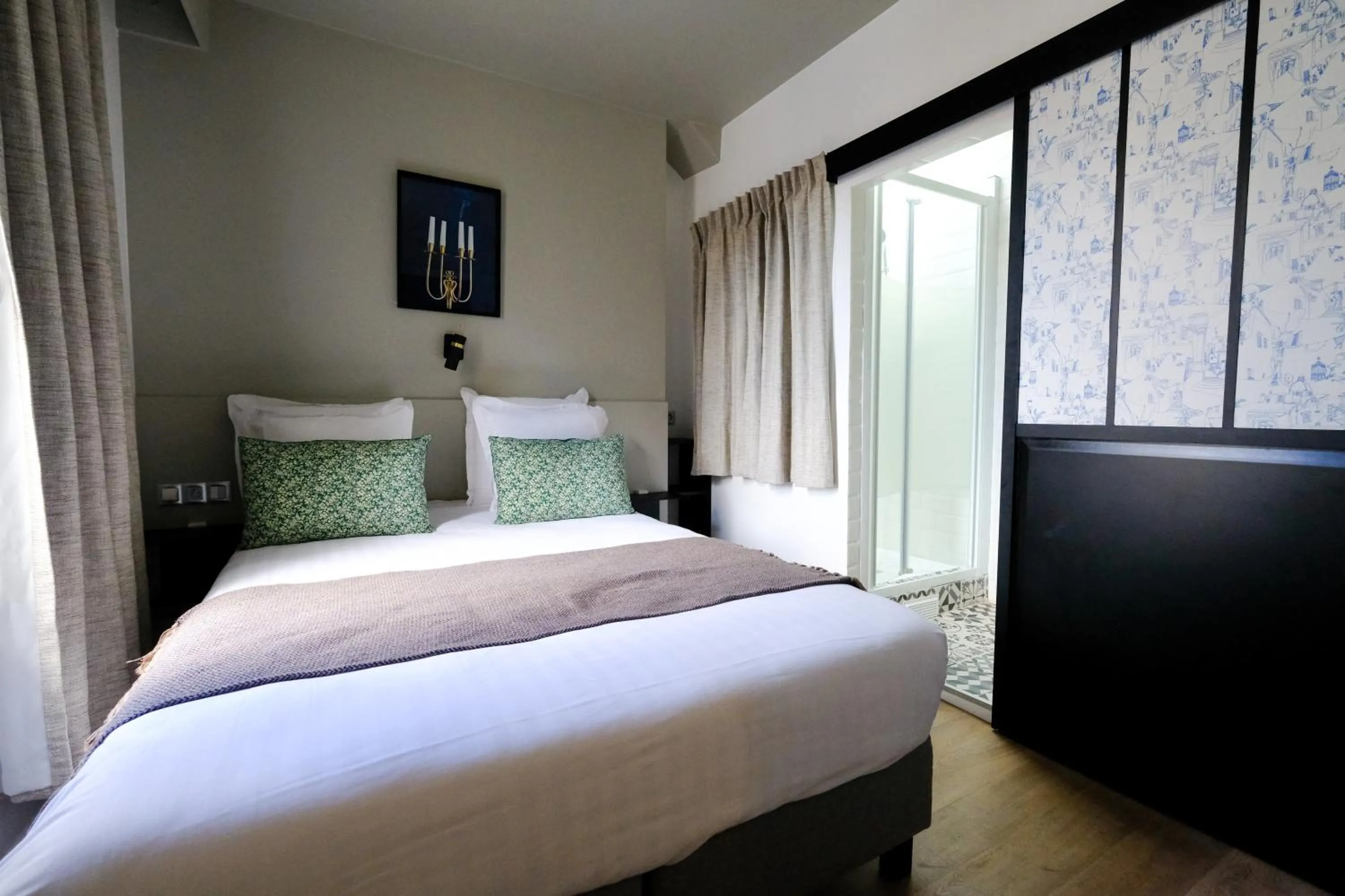 Bedroom, Bed in Hôtel Lucien