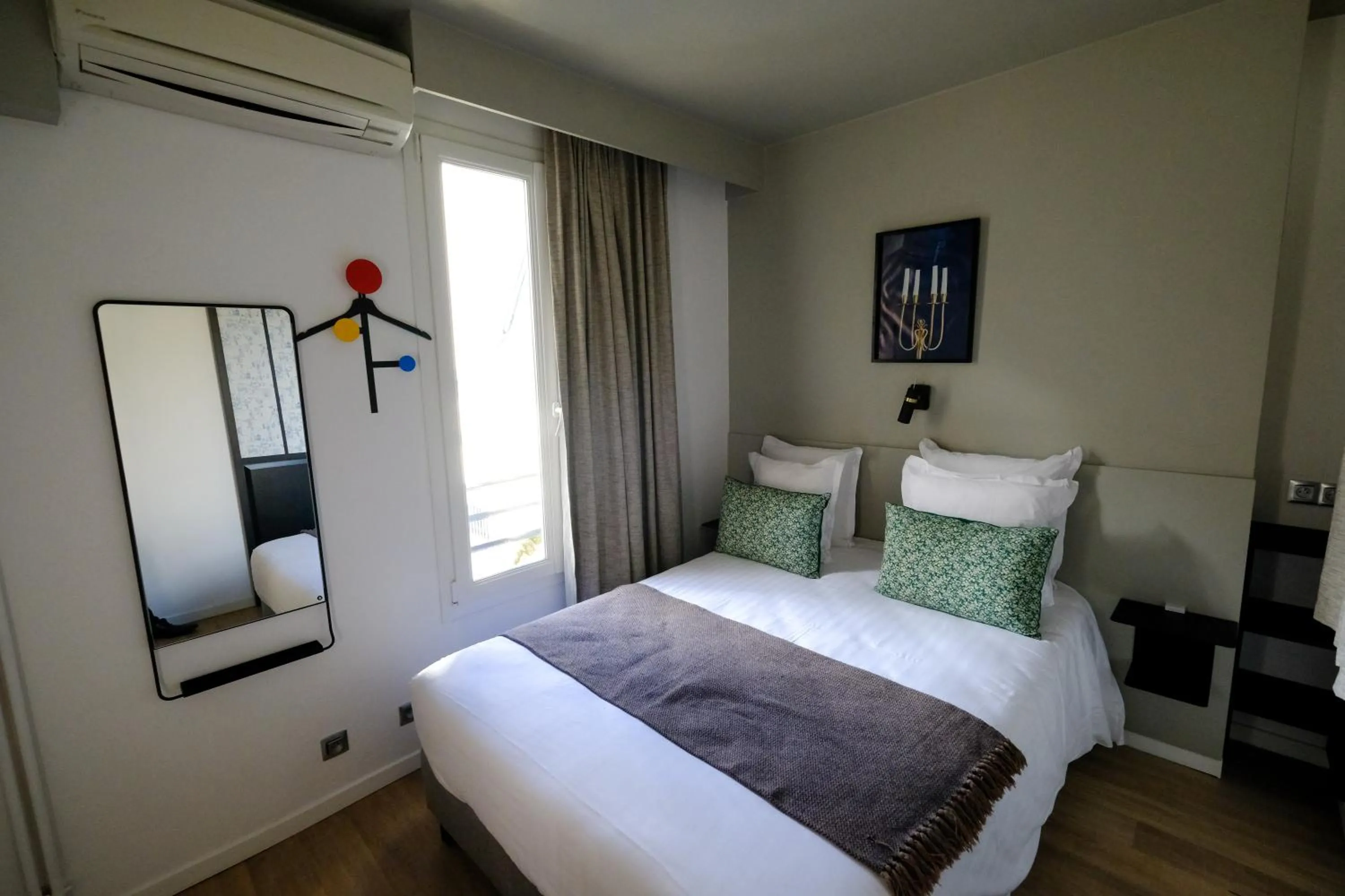 Bedroom, Bed in Hôtel Lucien