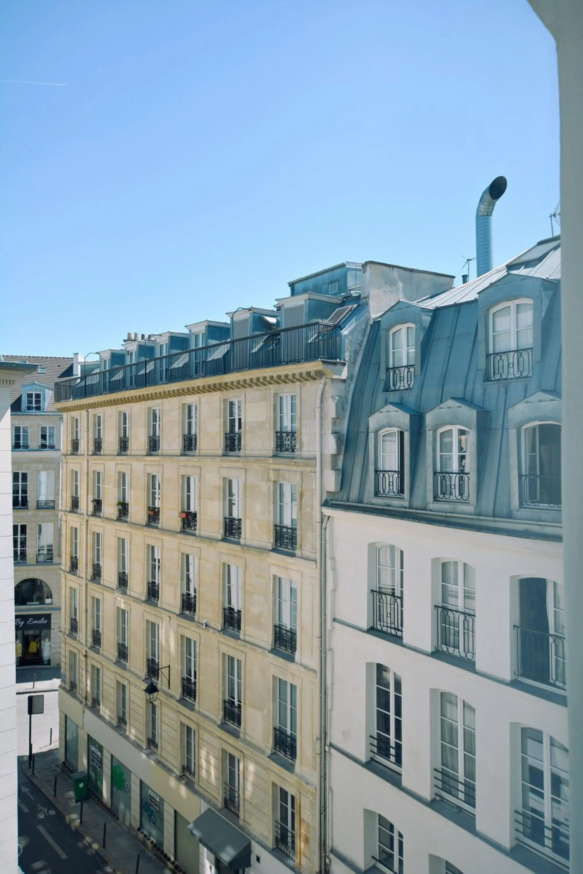 Day in Hôtel Lucien