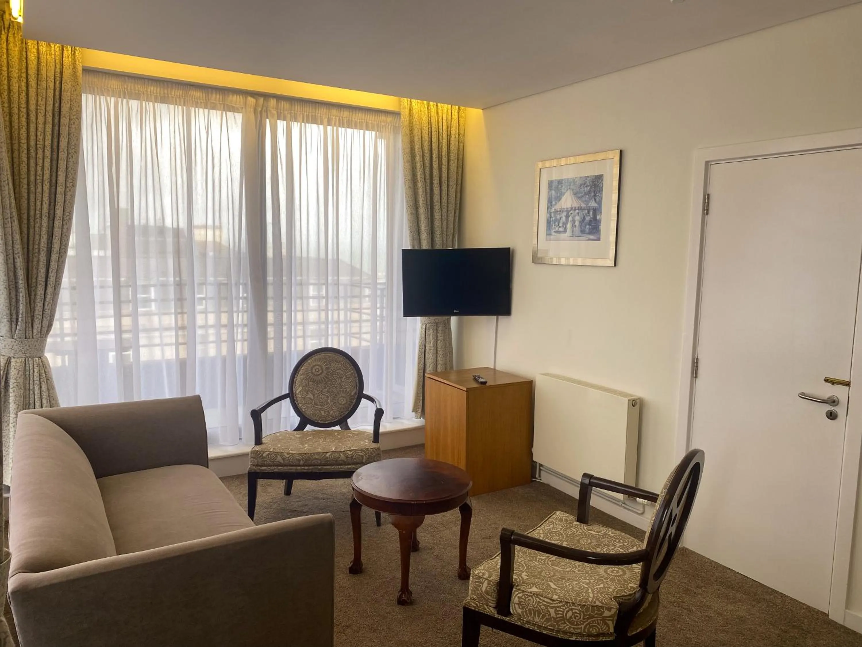 Seating area in Cavendish Hotel