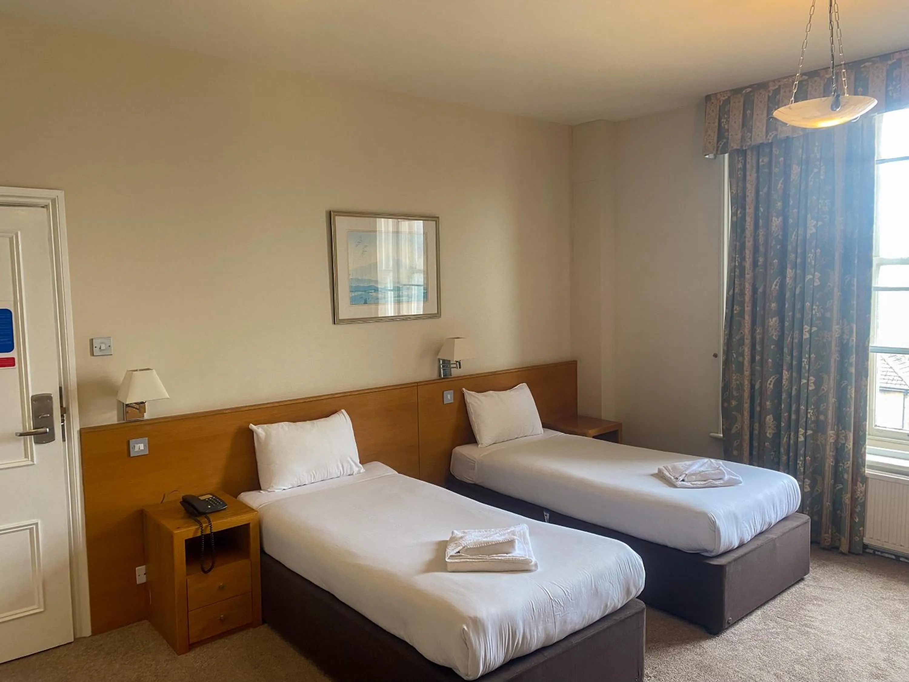 Bedroom, Bed in Cavendish Hotel