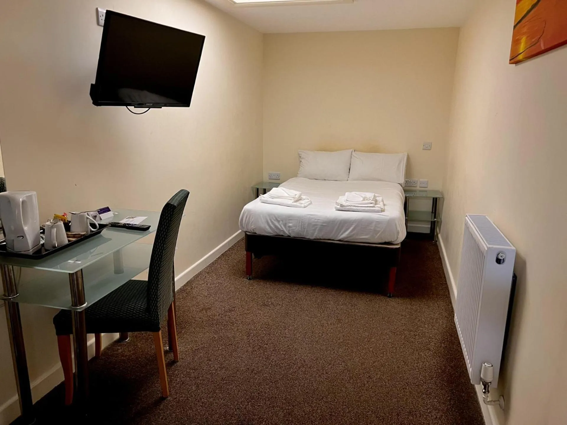 Bed in Cavendish Hotel