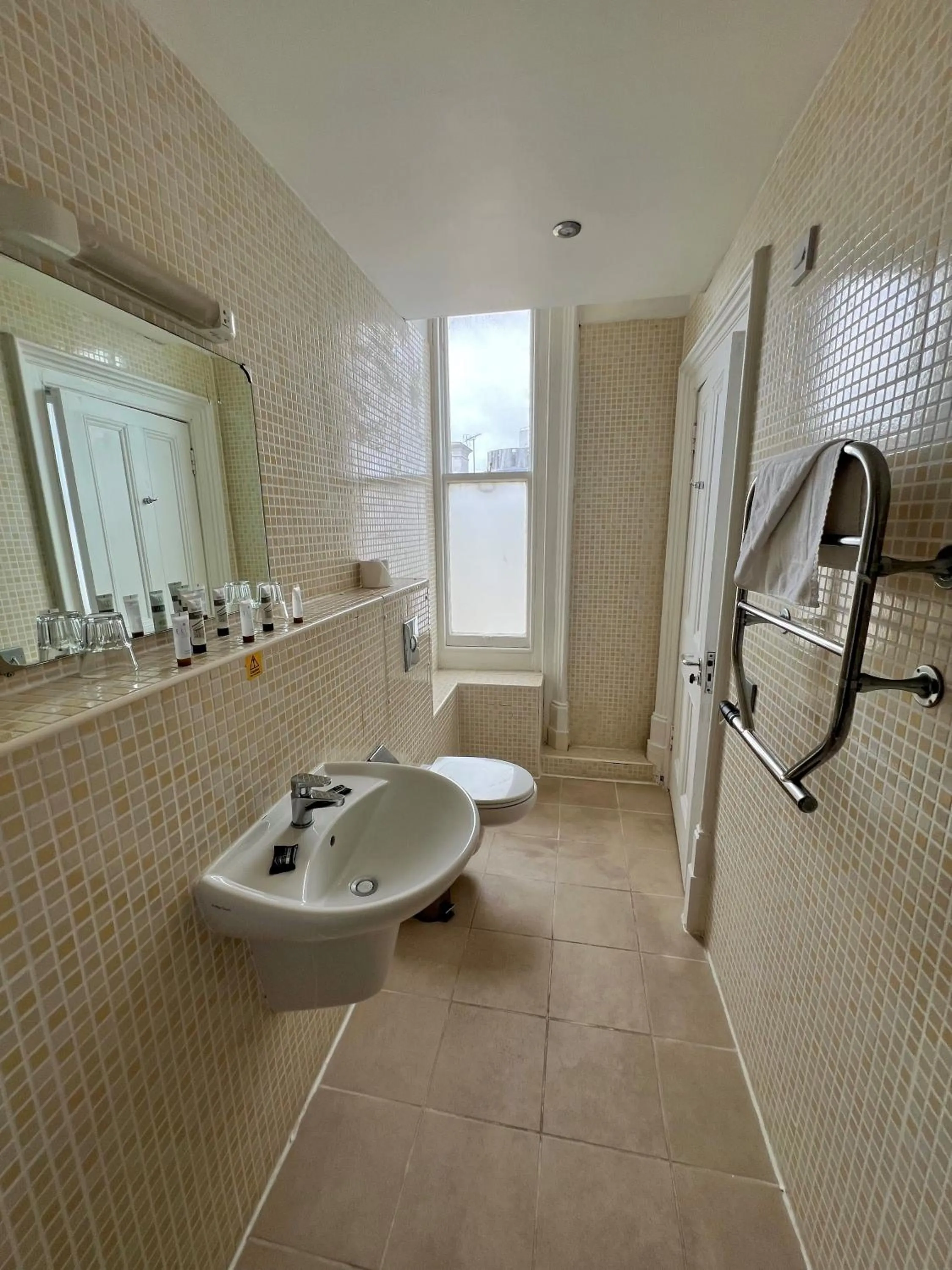 Bathroom in Cavendish Hotel