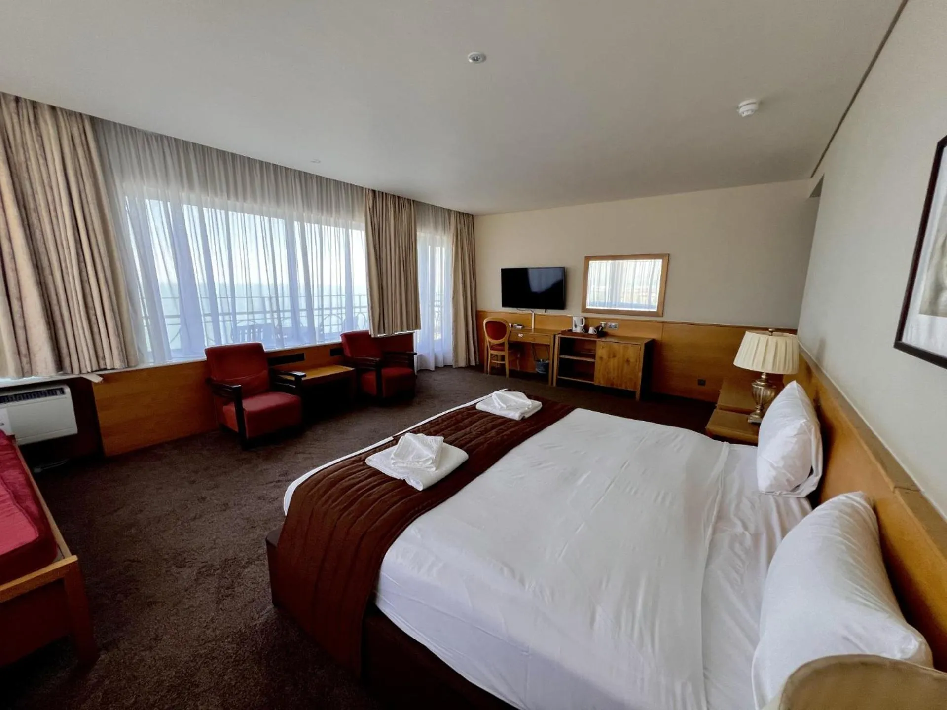 Bed in Cavendish Hotel