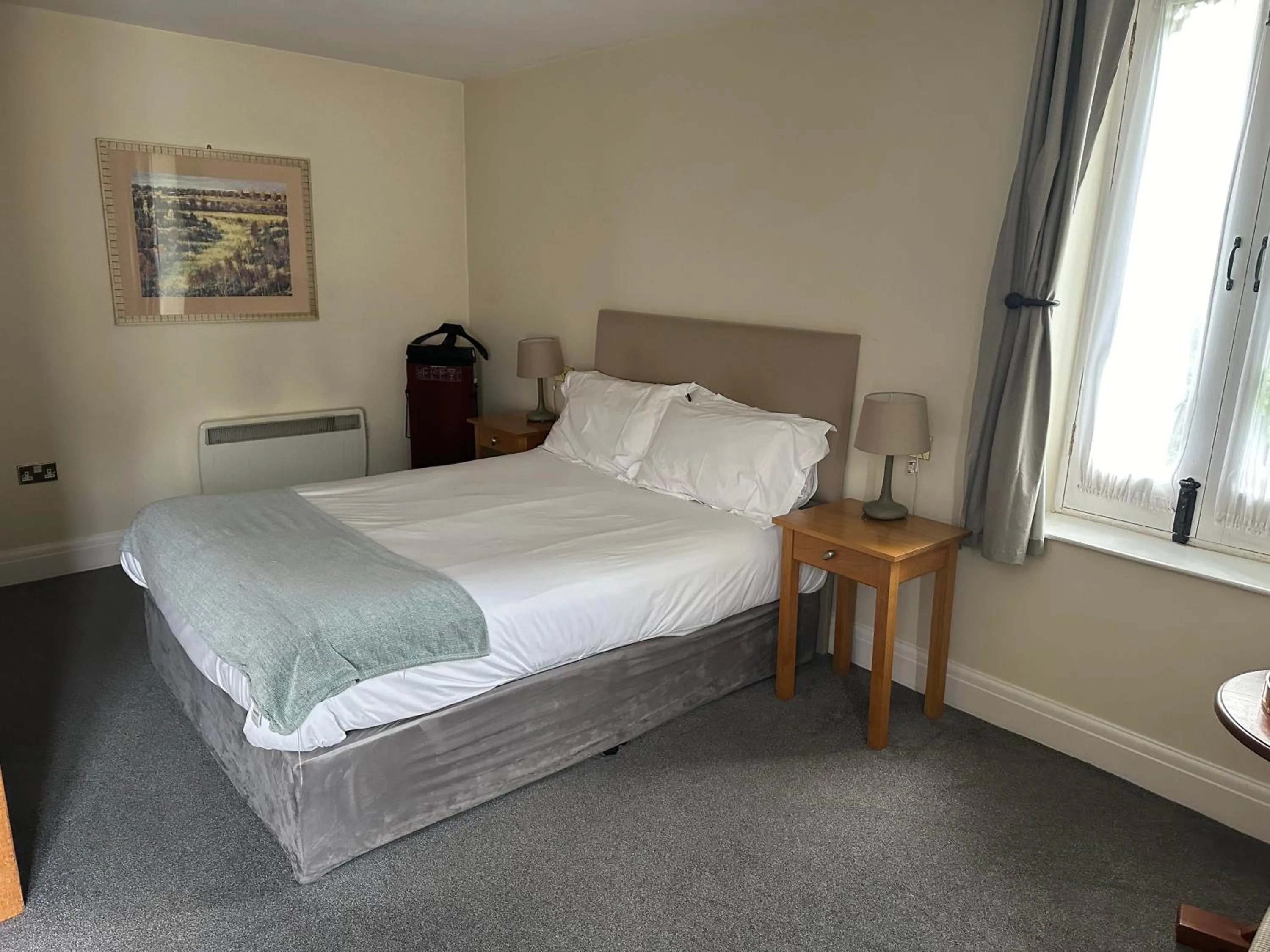 Bedroom, Bed in The White Hart Hotel