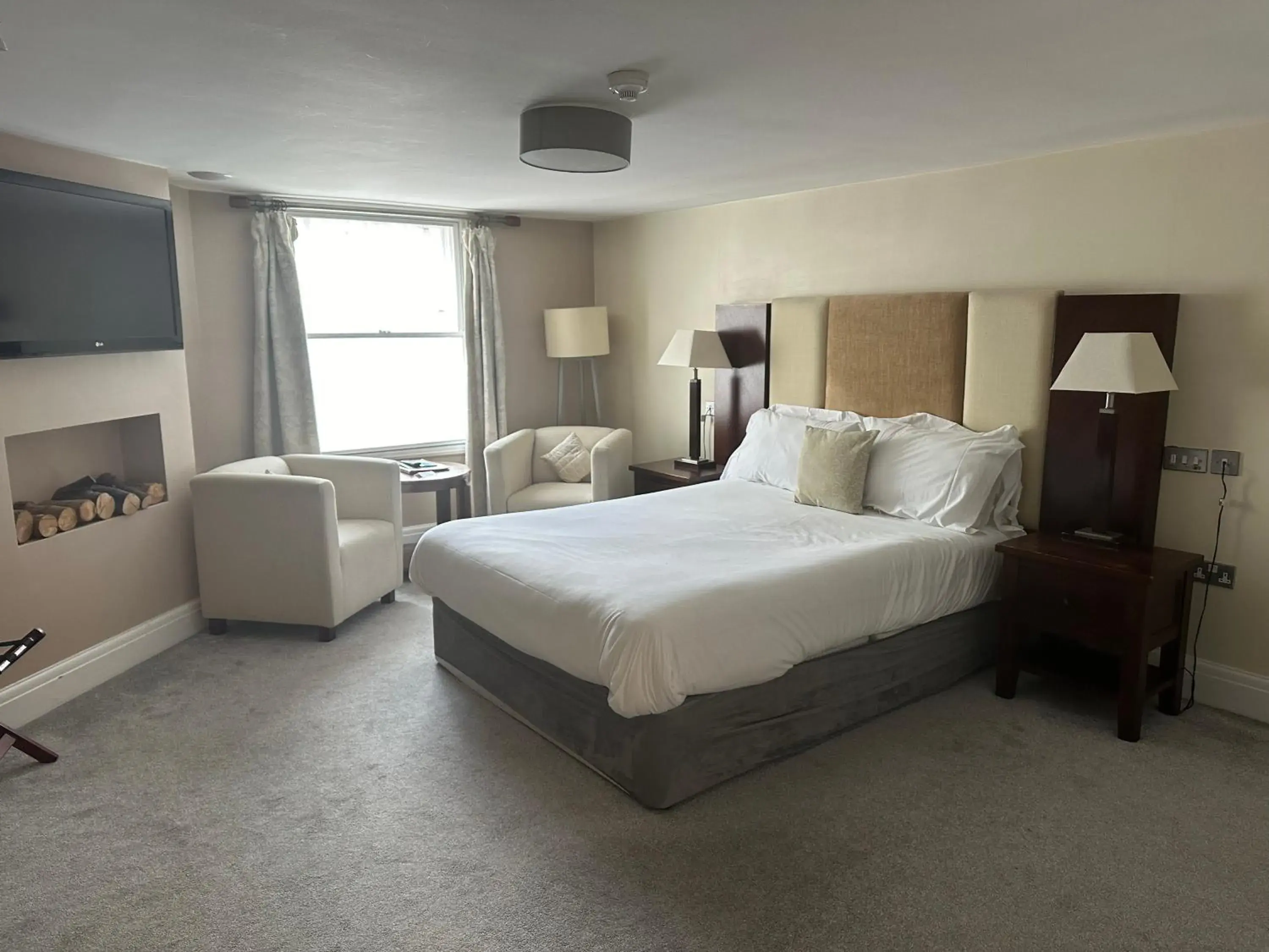 Deluxe Double Room - single occupancy in The White Hart Hotel Deluxe Double Room - single occupancy in The White Hart Hotel