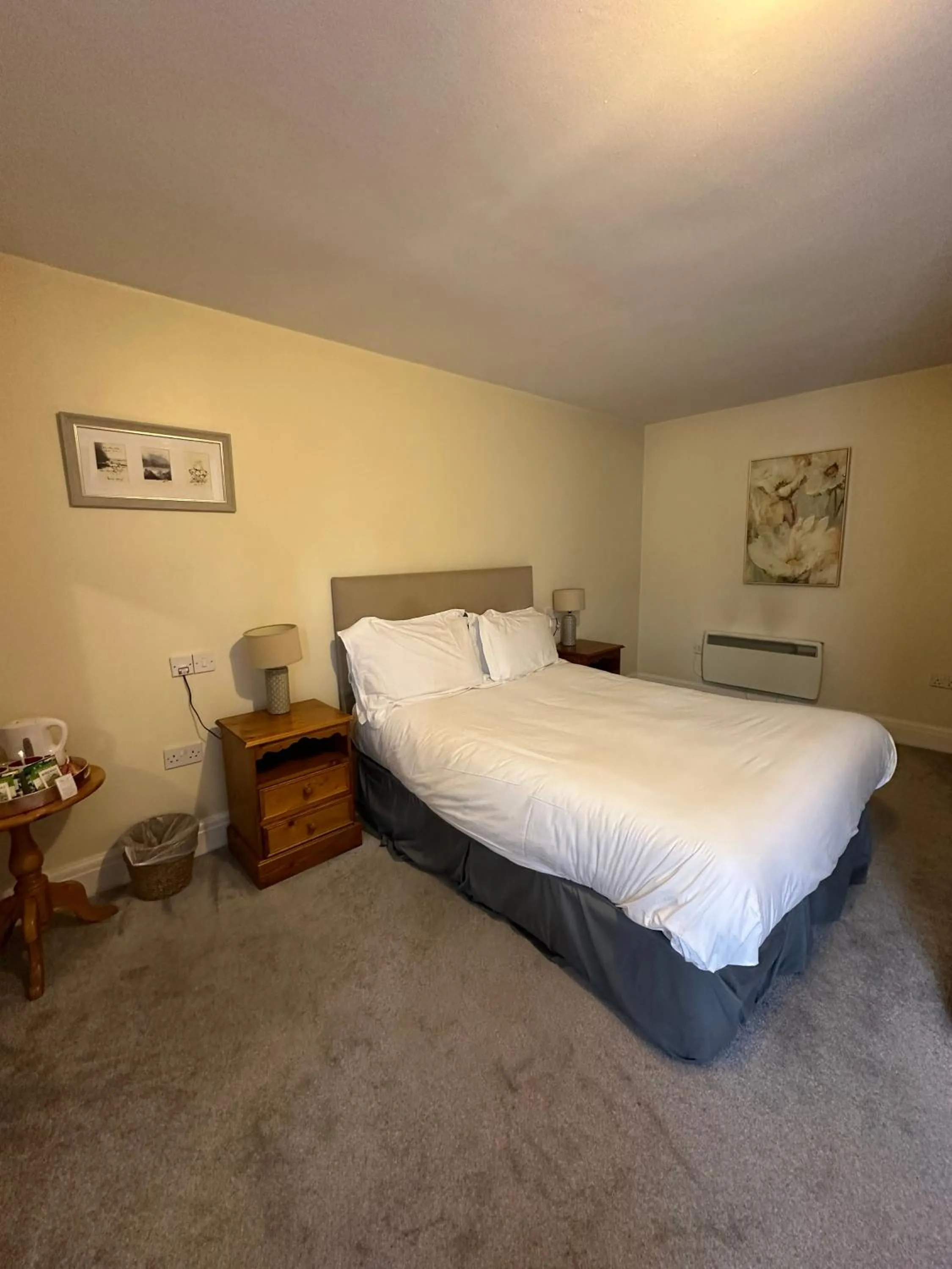 Bed in The White Hart Hotel