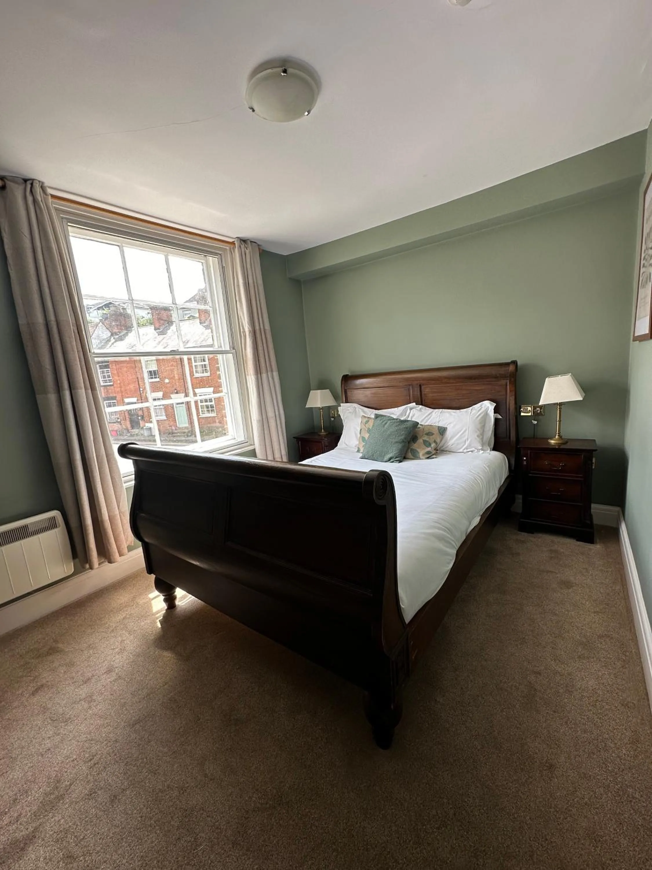 Bedroom, Bed in The White Hart Hotel