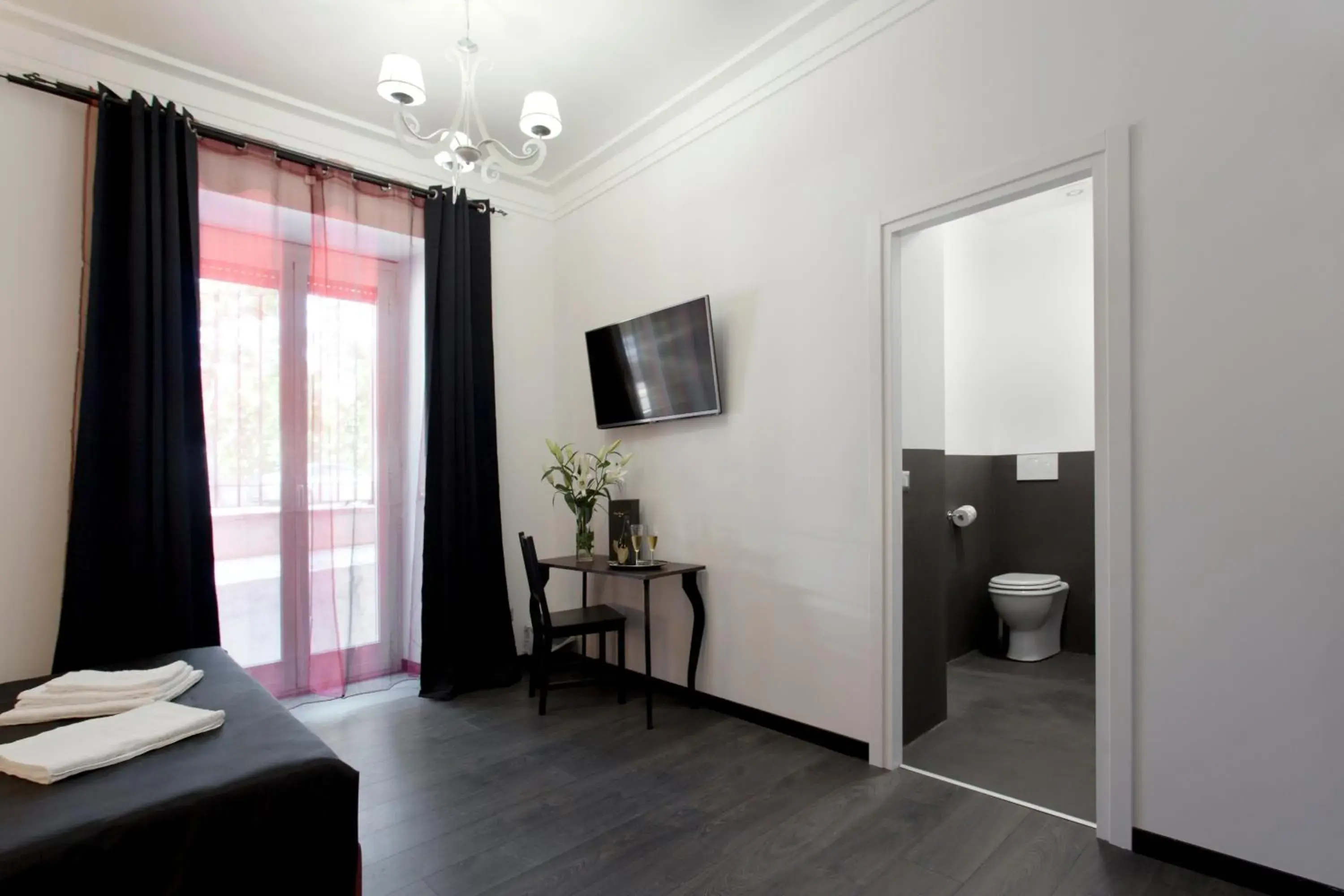 Photo of the whole room in Secret Rhome Photo of the whole room in Secret Rhome