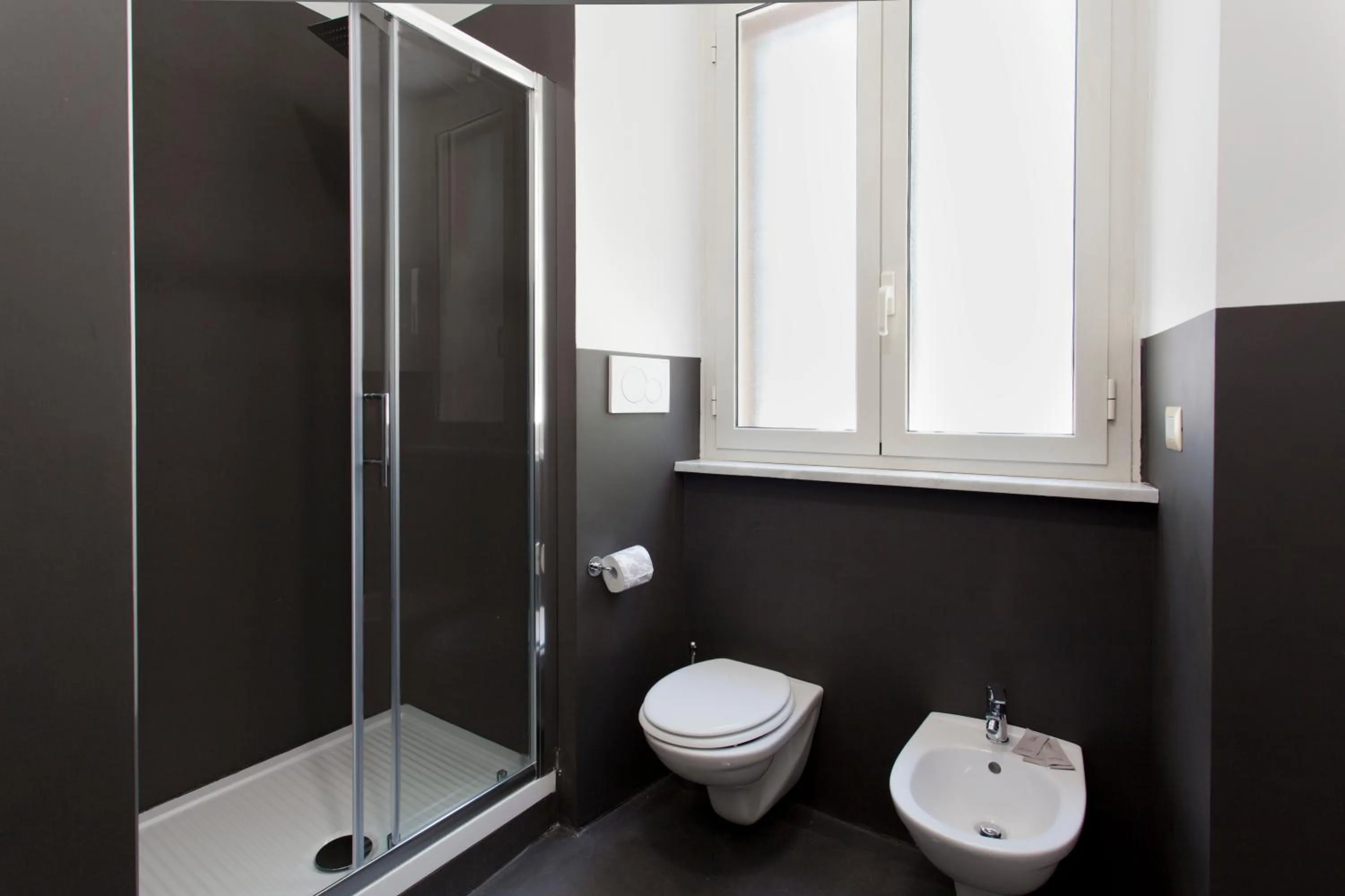 Shower in Secret Rhome