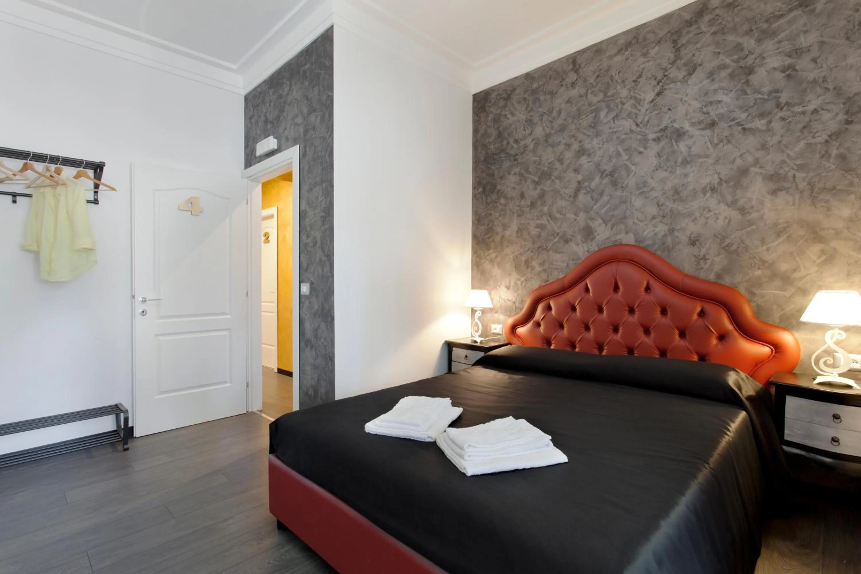 Photo of the whole room, Bed in Secret Rhome