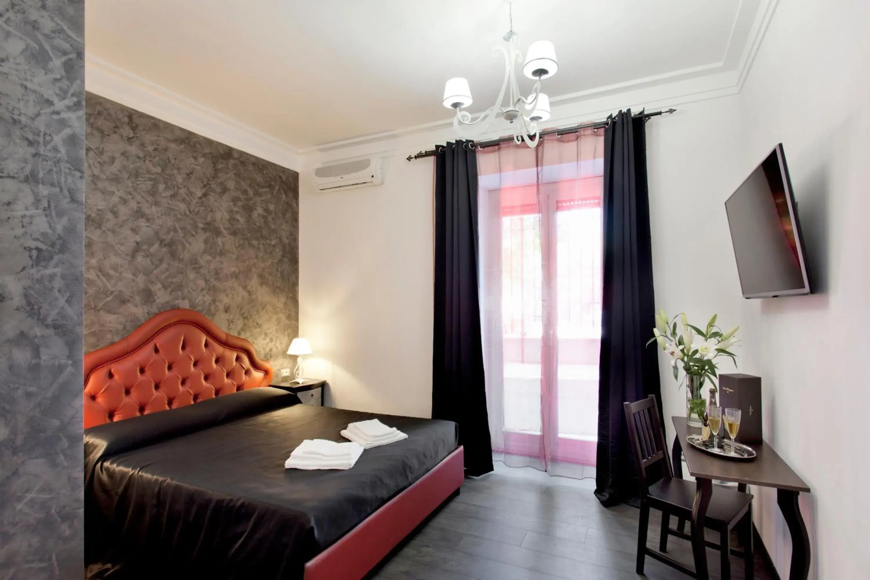 Deluxe King Room in Secret Rhome Deluxe King Room in Secret Rhome