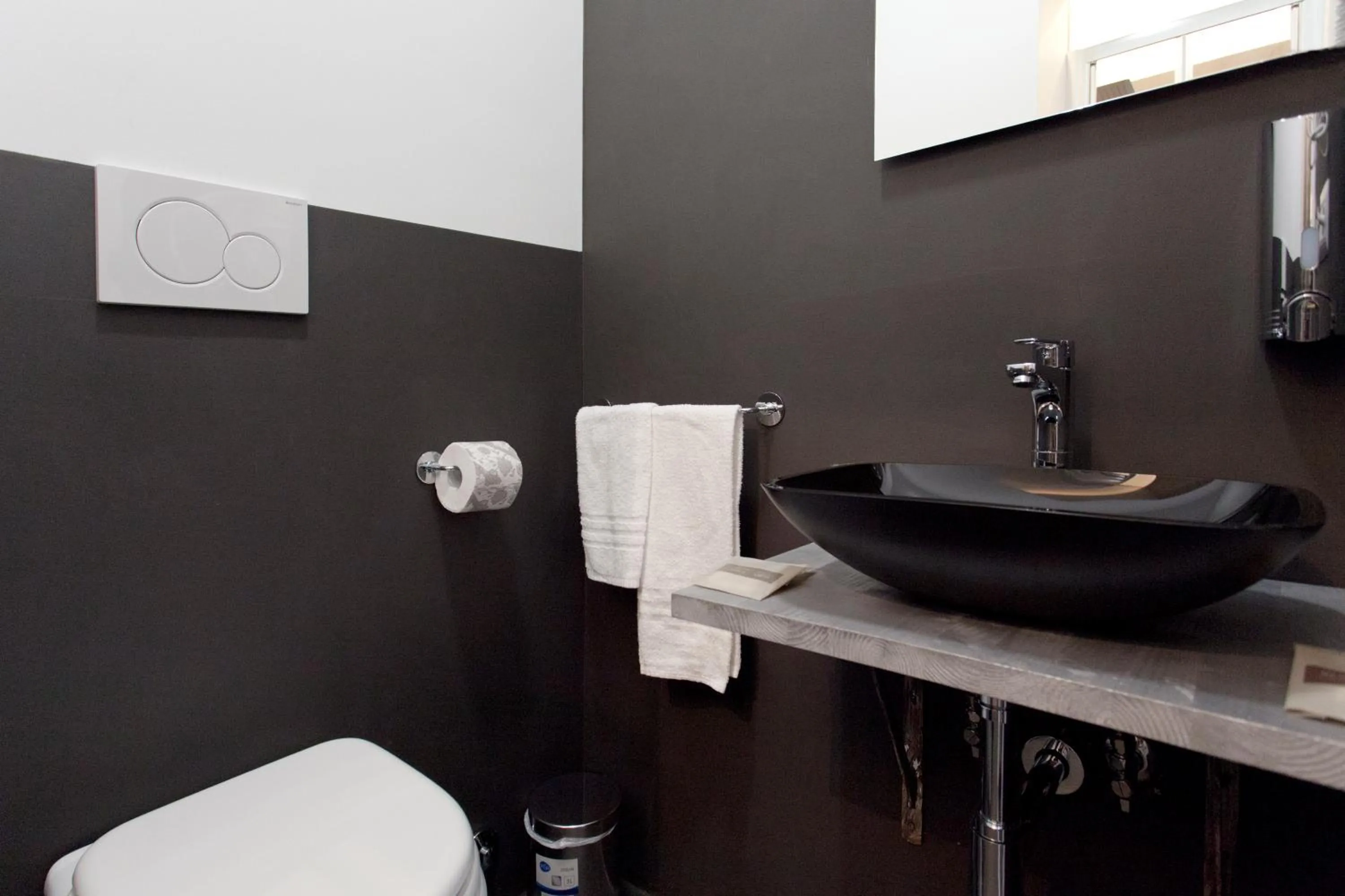 Toilet in Secret Rhome