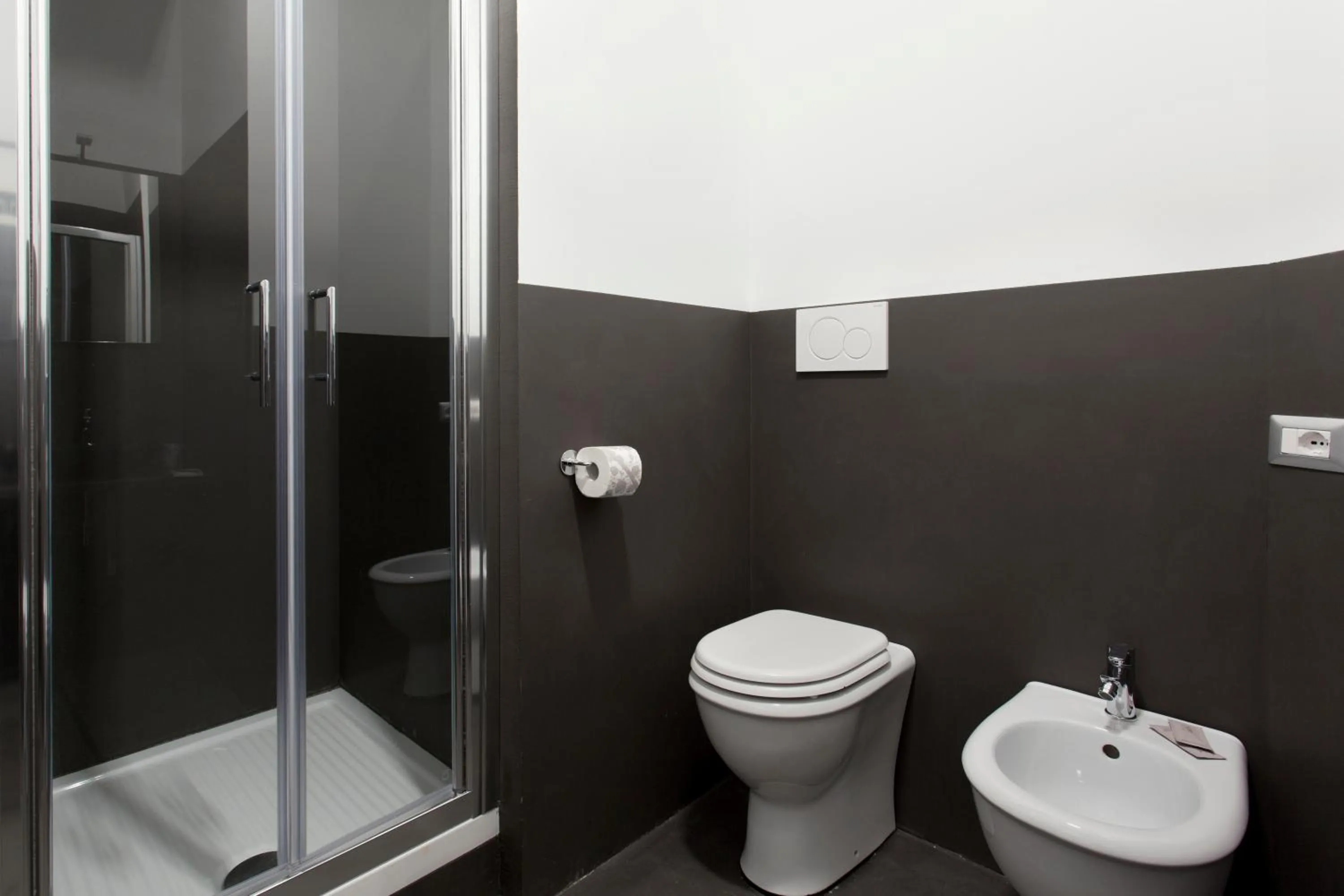 Shower in Secret Rhome