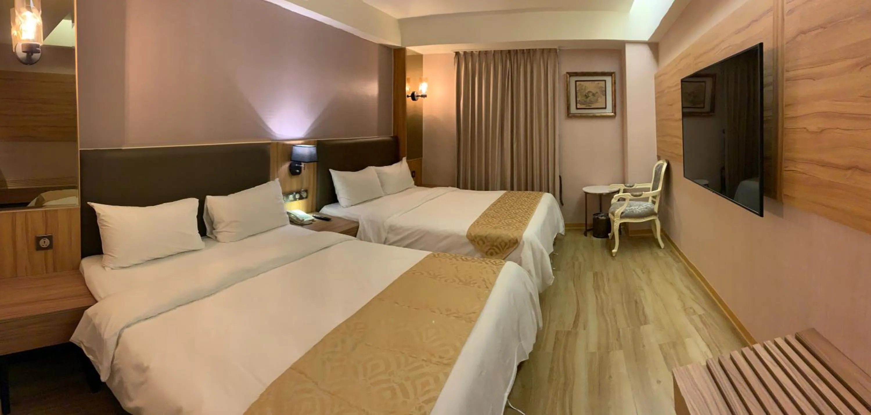 Bed in Wang Fu Hotel