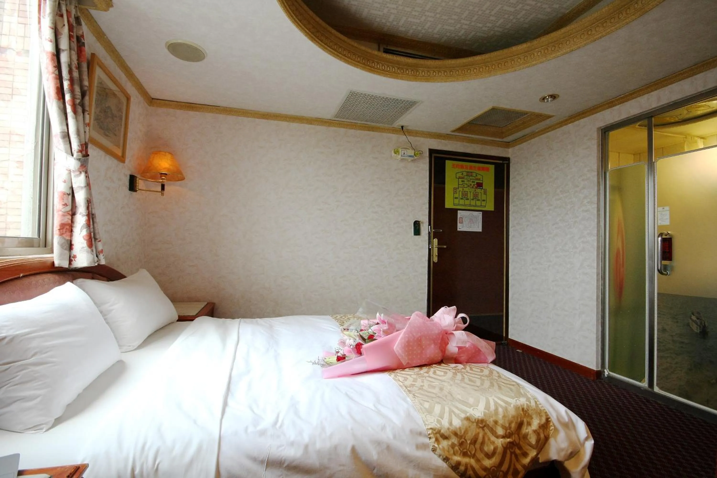 bunk bed, Bed in Wang Fu Hotel