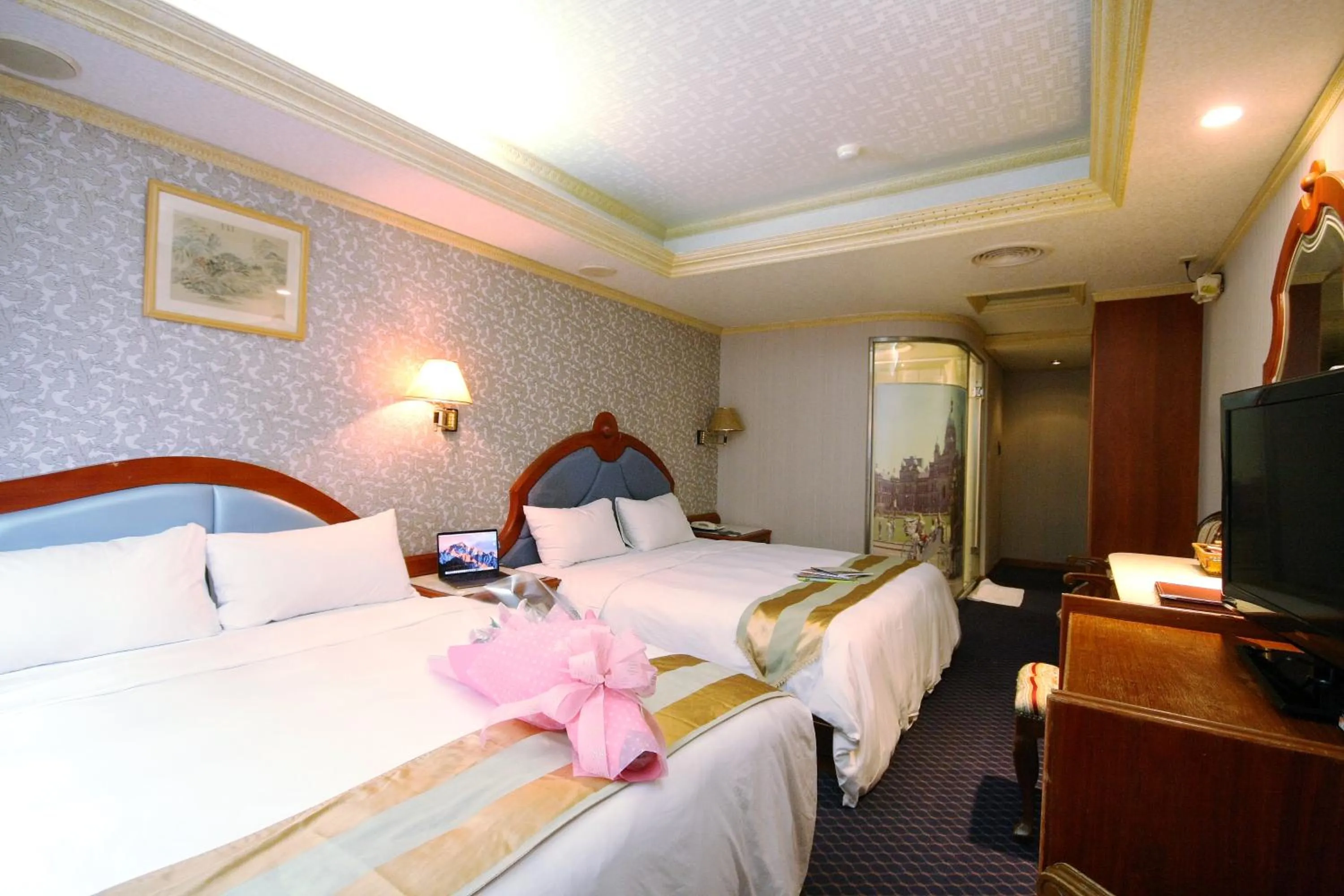 bunk bed, Bed in Wang Fu Hotel