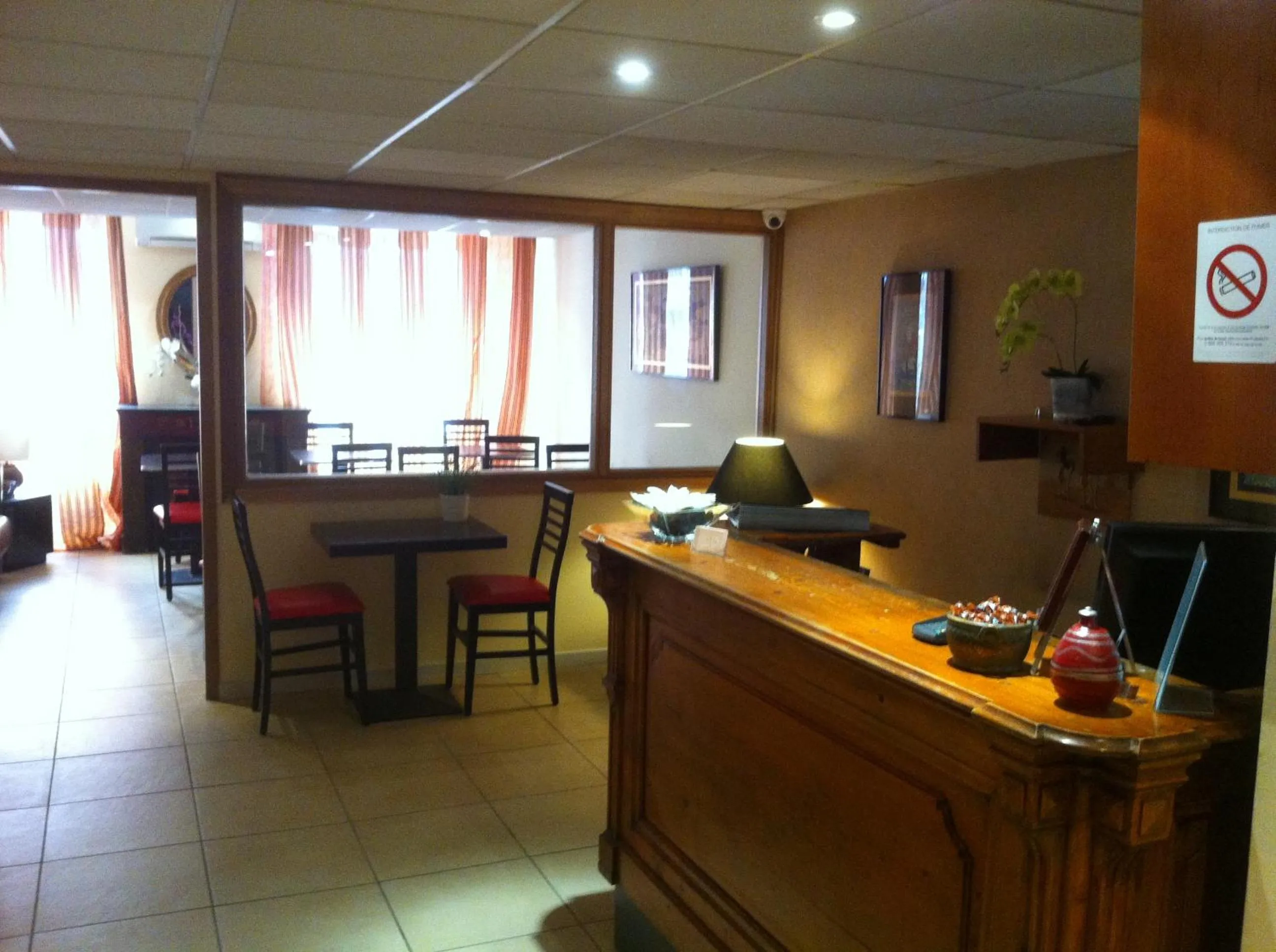Lobby or reception in Hôtel du Sud Vieux Port