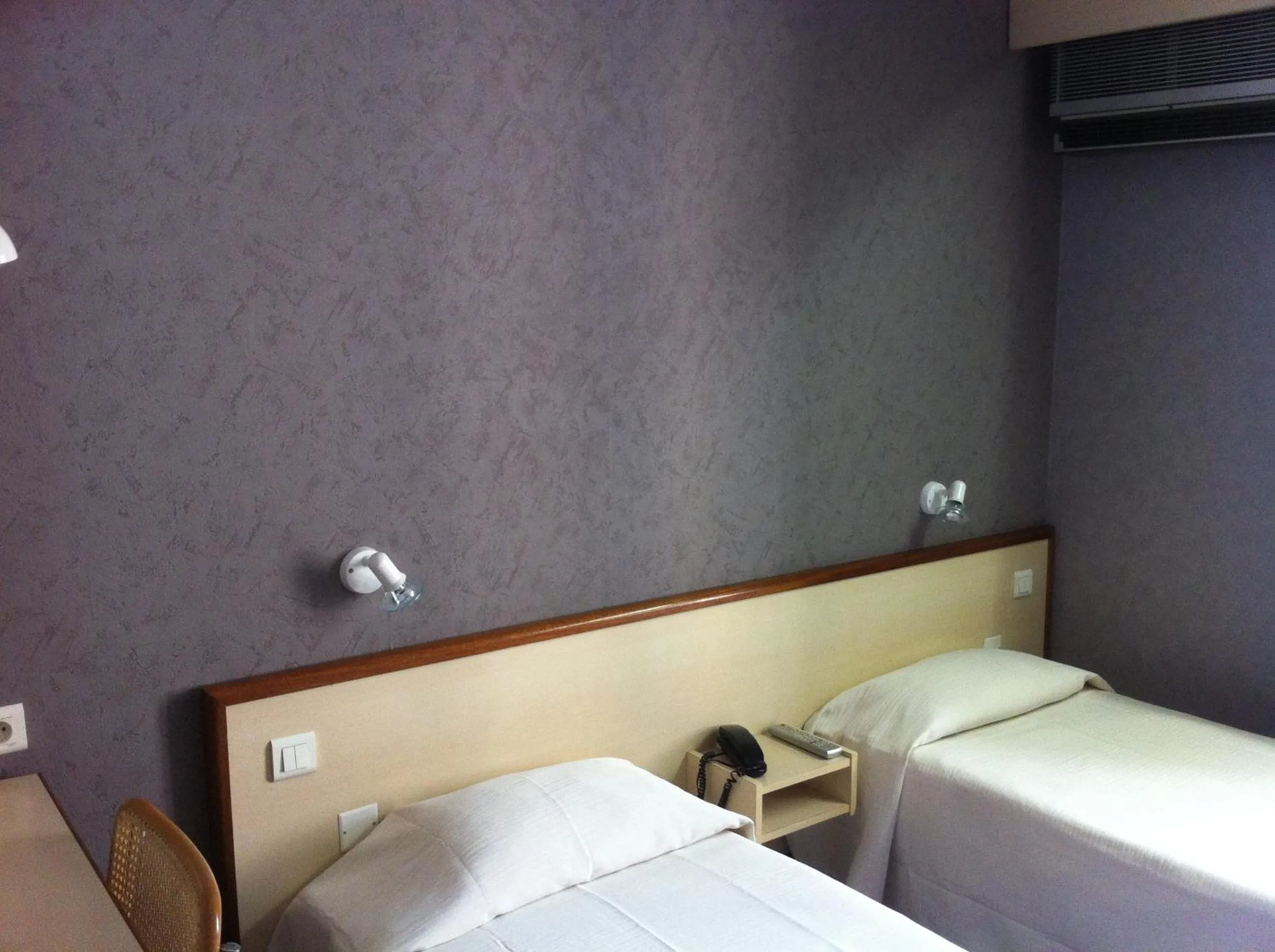 Bedroom, Bed in Hôtel du Sud Vieux Port