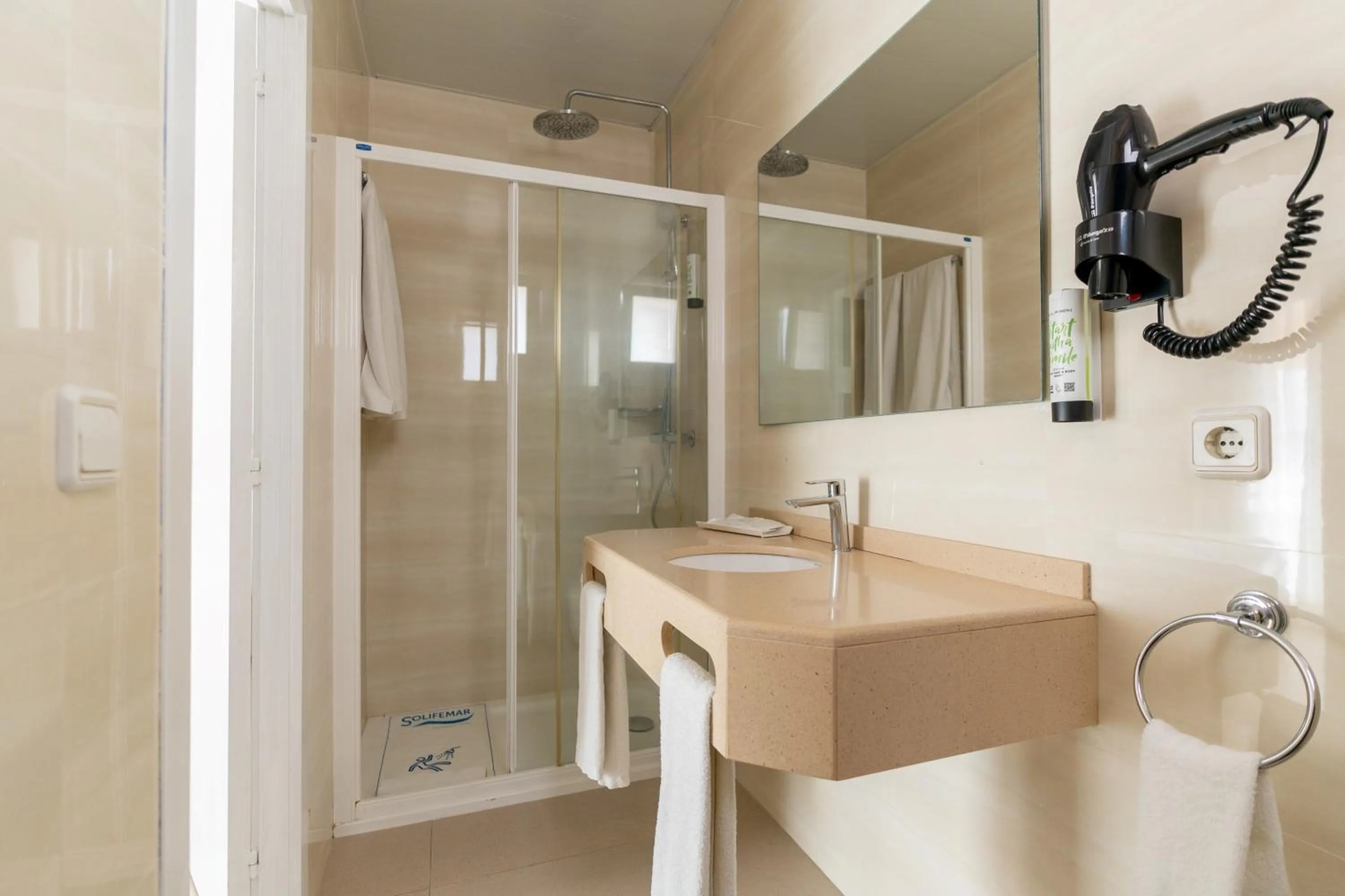 Bathroom in Aparthotel Solifemar