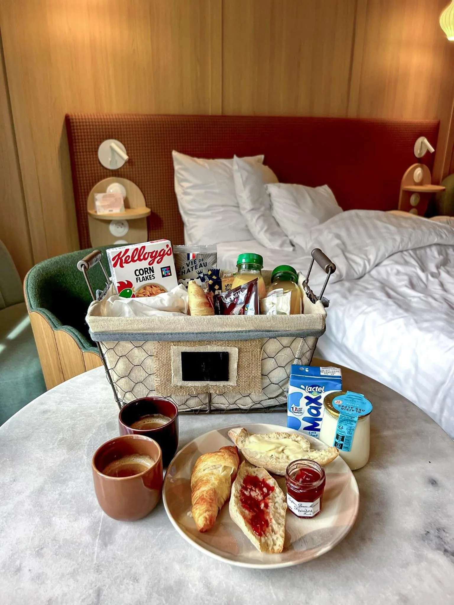 Continental breakfast, Bed in Hotel Aparthotel AMMI Nice Lafayette