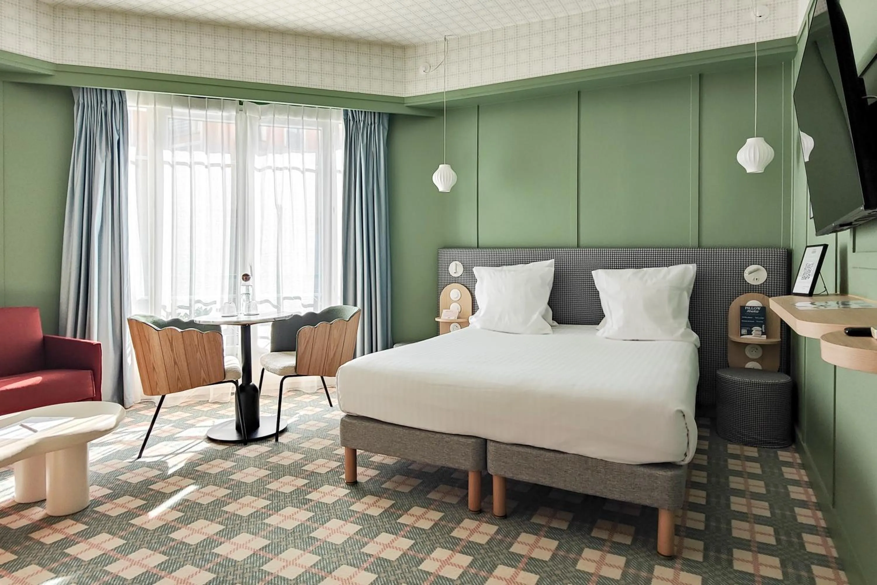 Photo of the whole room, Bed in Hotel Aparthotel AMMI Nice Lafayette