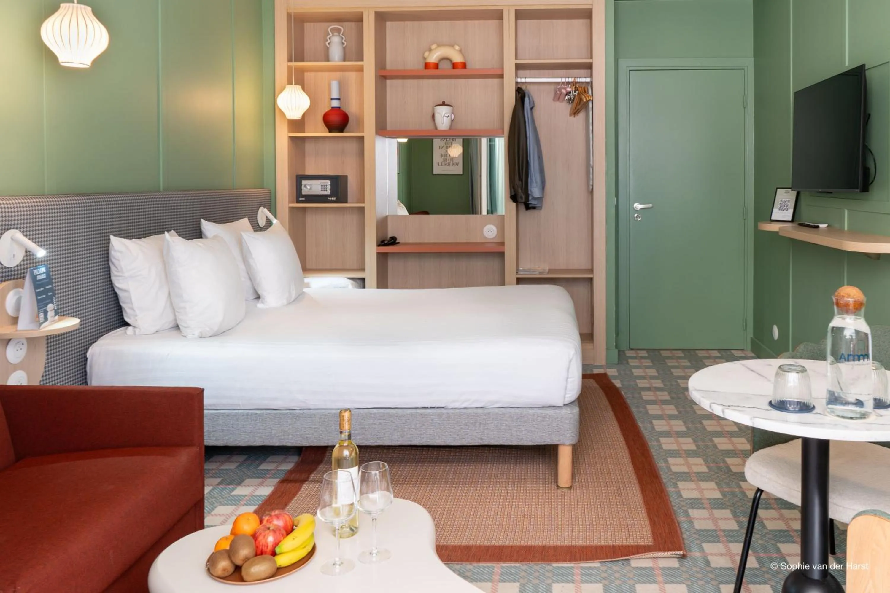 Photo of the whole room, Bed in Hotel Aparthotel AMMI Nice Lafayette