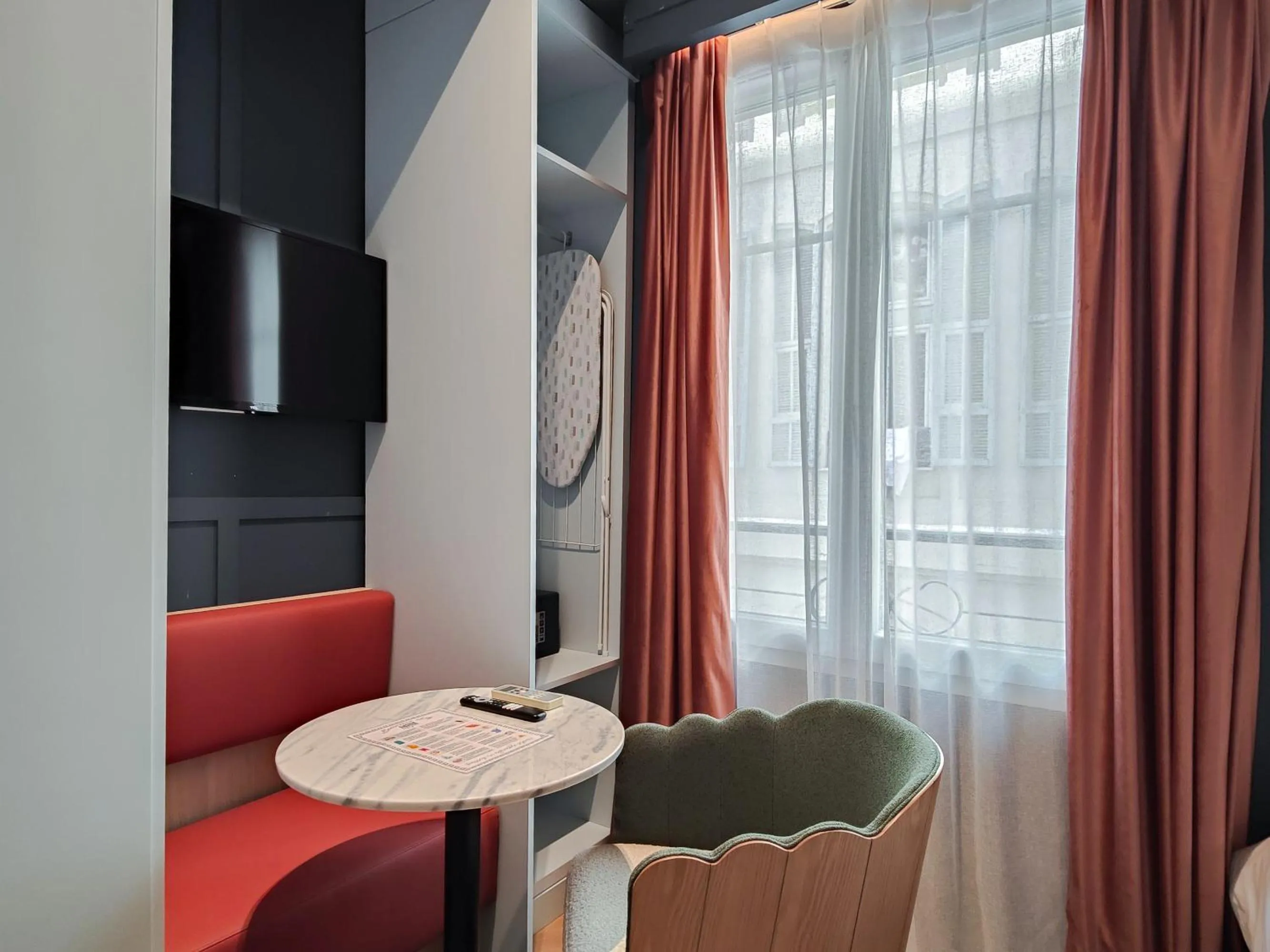 Dining area in Hotel Aparthotel AMMI Nice Lafayette