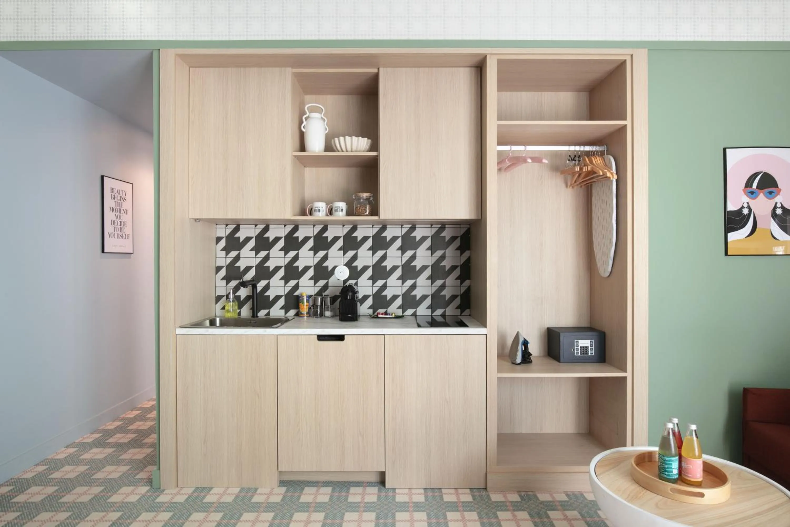 Kitchen or kitchenette in Hotel Aparthotel AMMI Nice Lafayette