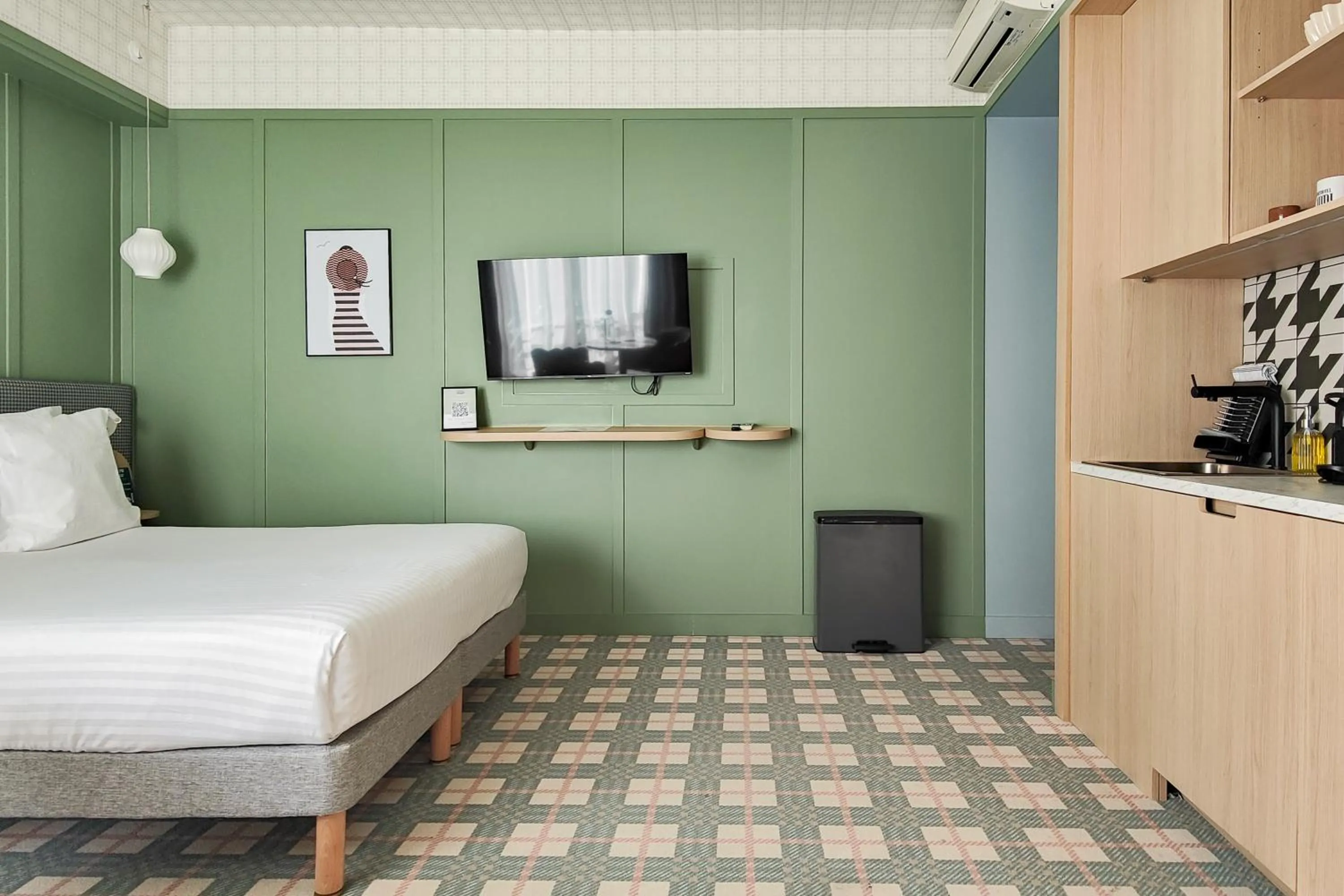 Photo of the whole room, Bed in Hotel Aparthotel AMMI Nice Lafayette