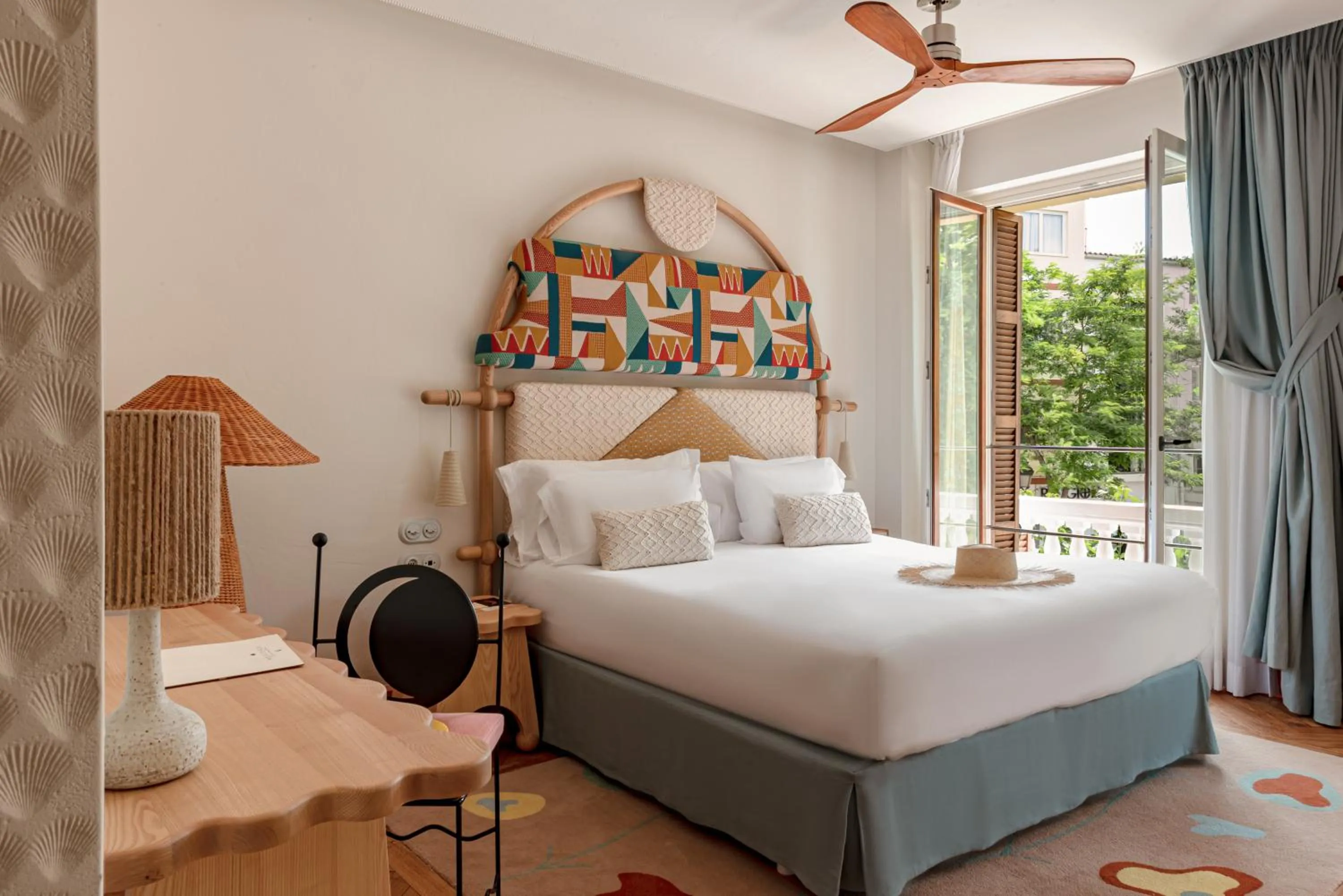 Photo of the whole room, Bed in Montesol Experimental Ibiza