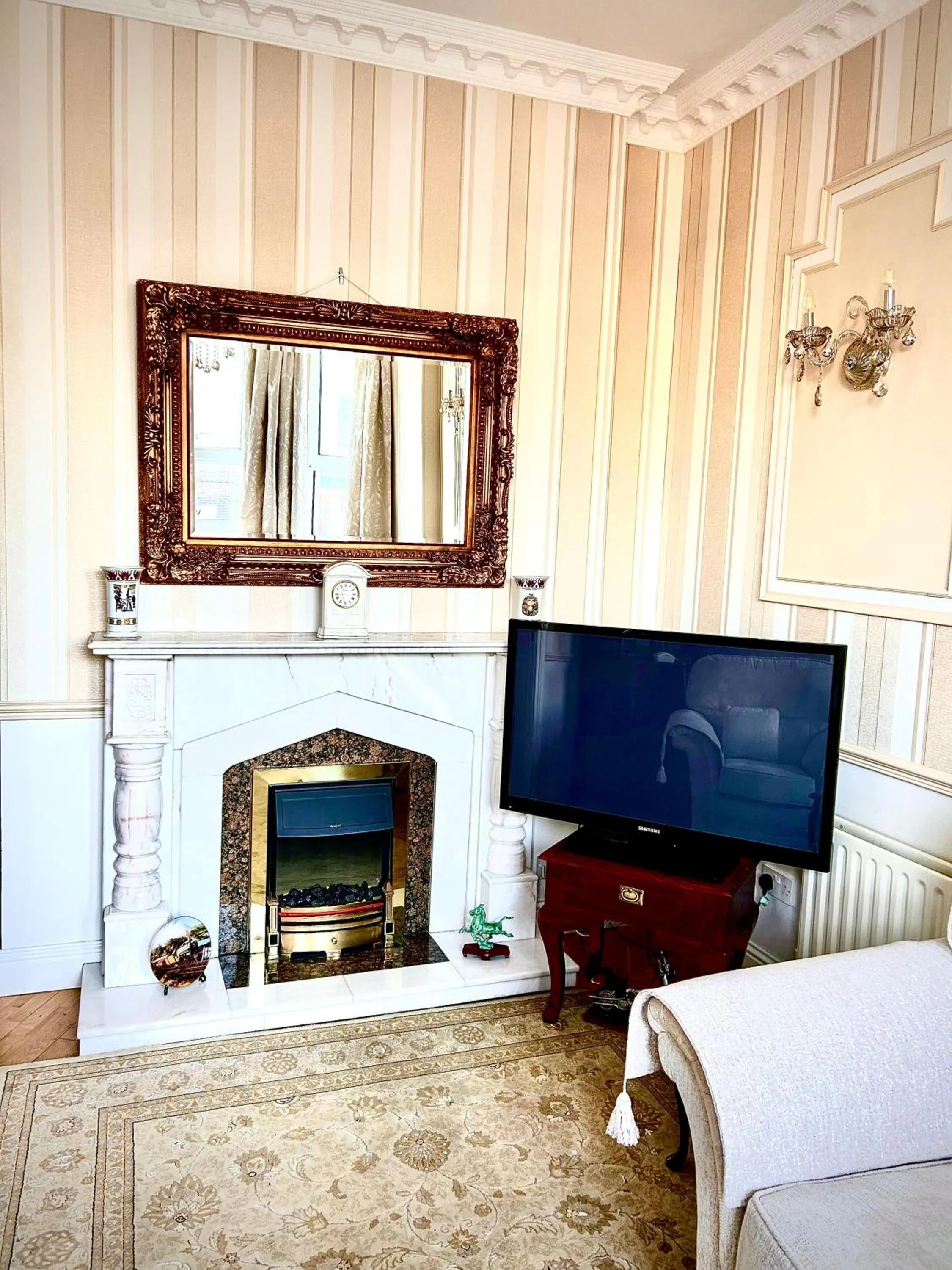 Albany Lodge