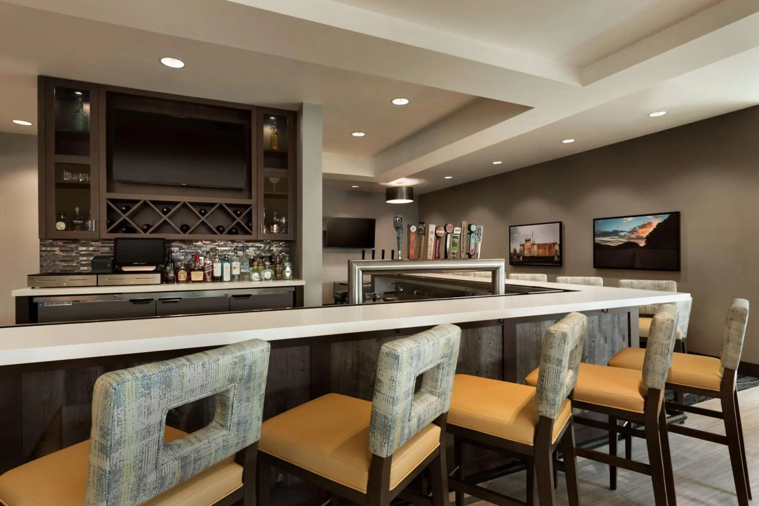 Lounge or bar in Hilton Garden Inn Lompoc, Ca Lounge or bar in Hilton Garden Inn Lompoc, Ca