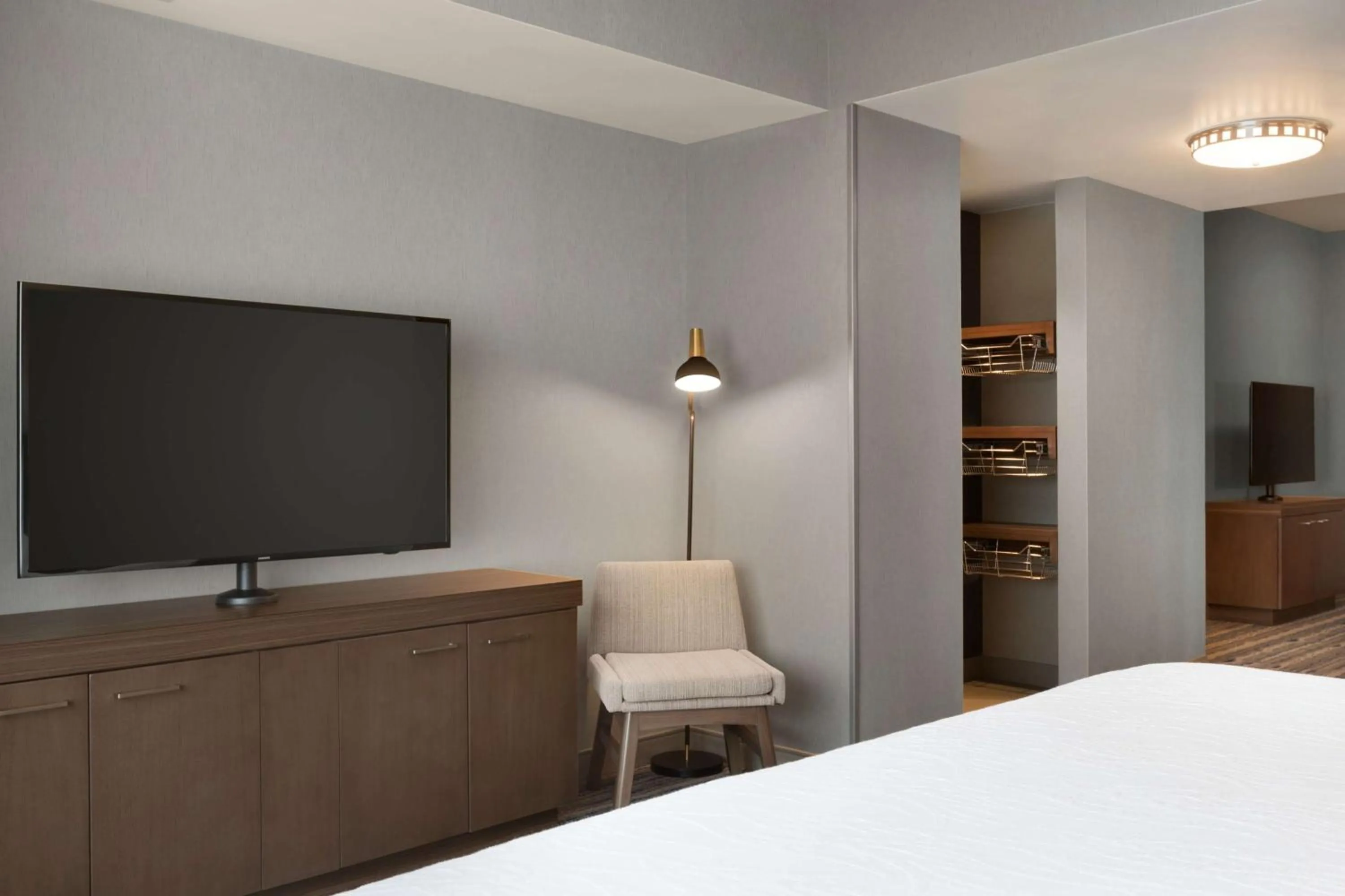 Bedroom, Bed in Hilton Garden Inn Lompoc, Ca