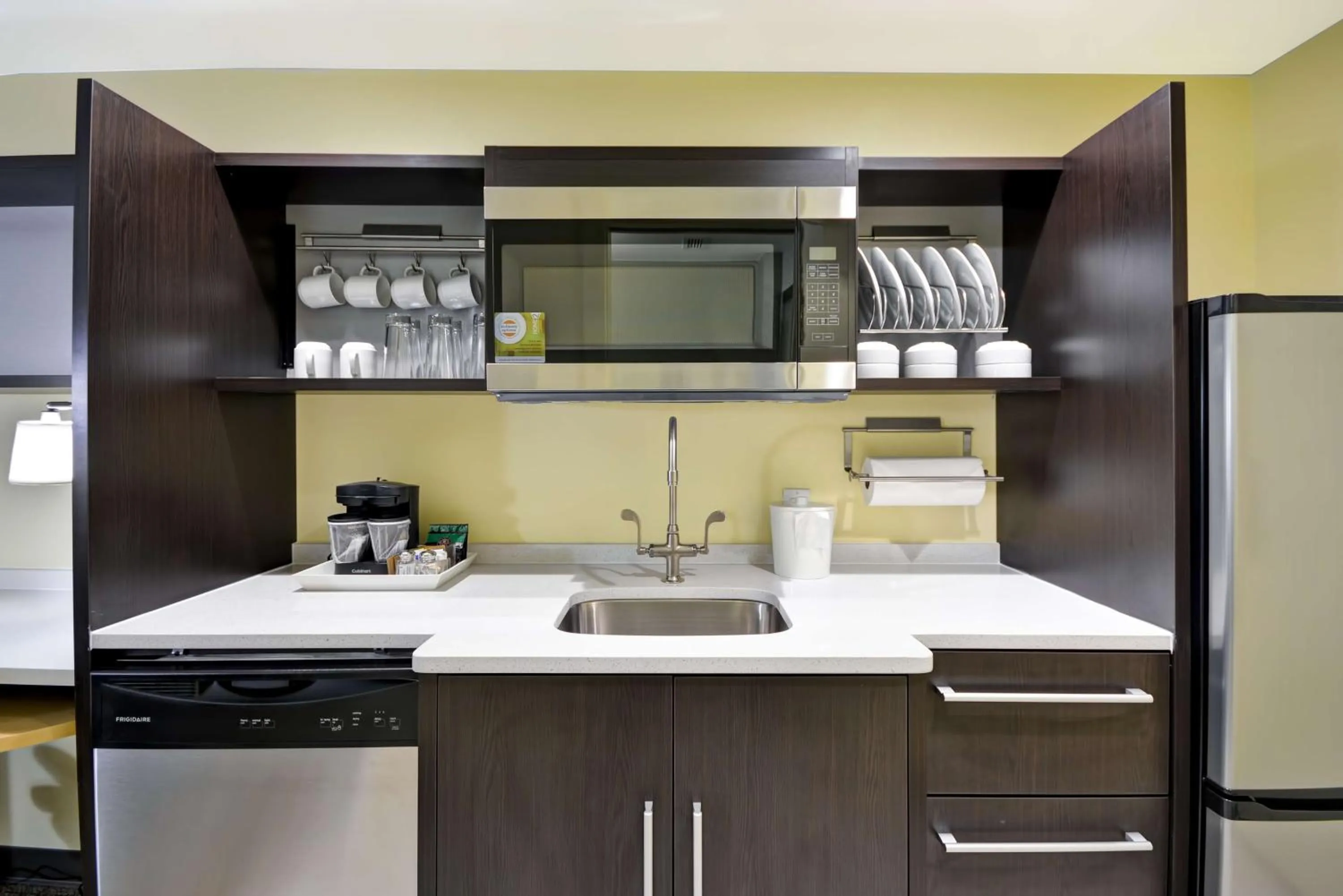 Kitchen or kitchenette in Home2 Suites By Hilton Maumee Toledo