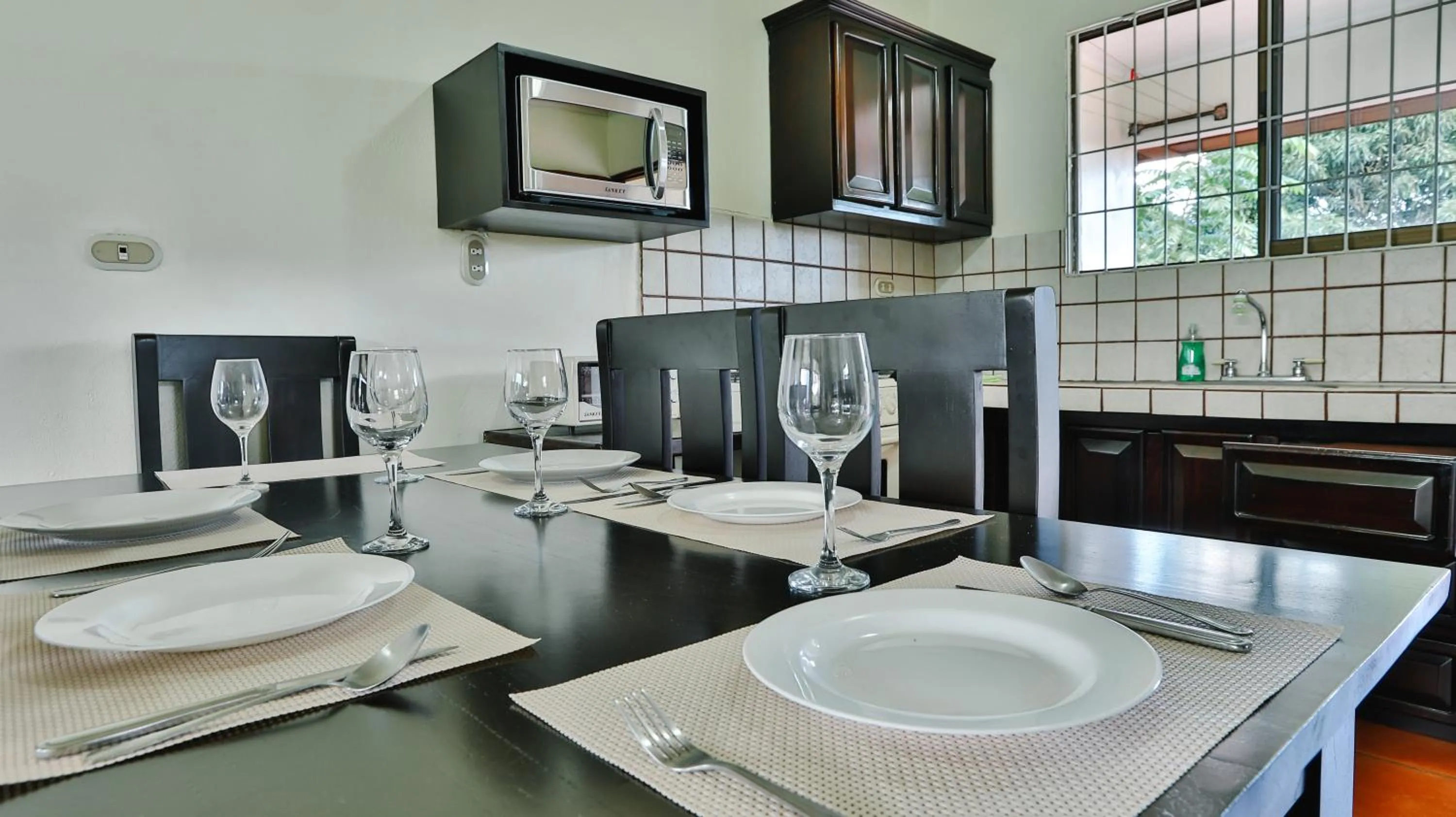 Dining area in Condo's Vista Al Volcan