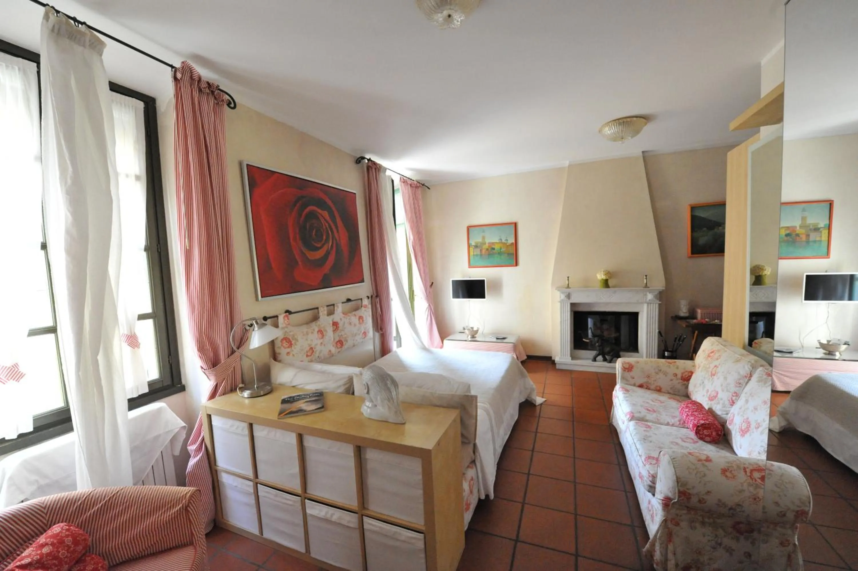 Photo of the whole room, Bed in Porta Medievale del Campo