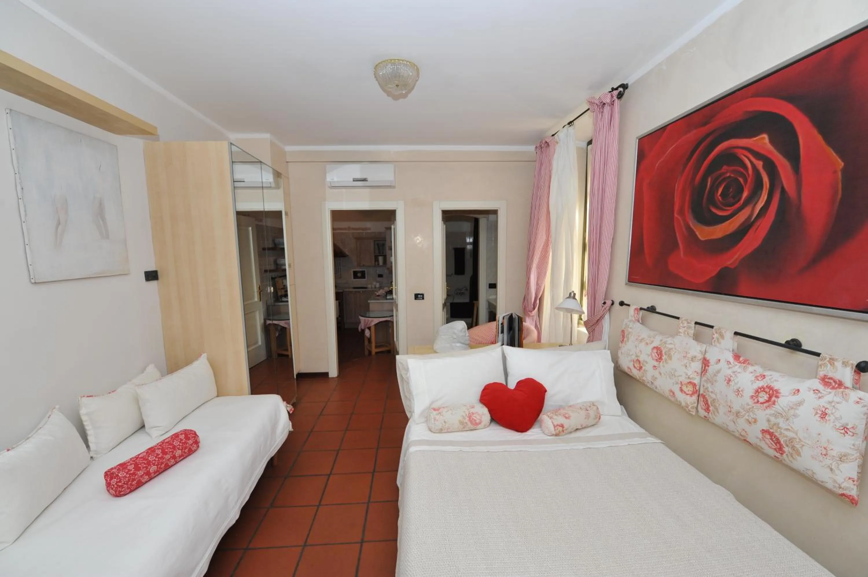 Photo of the whole room, Bed in Porta Medievale del Campo